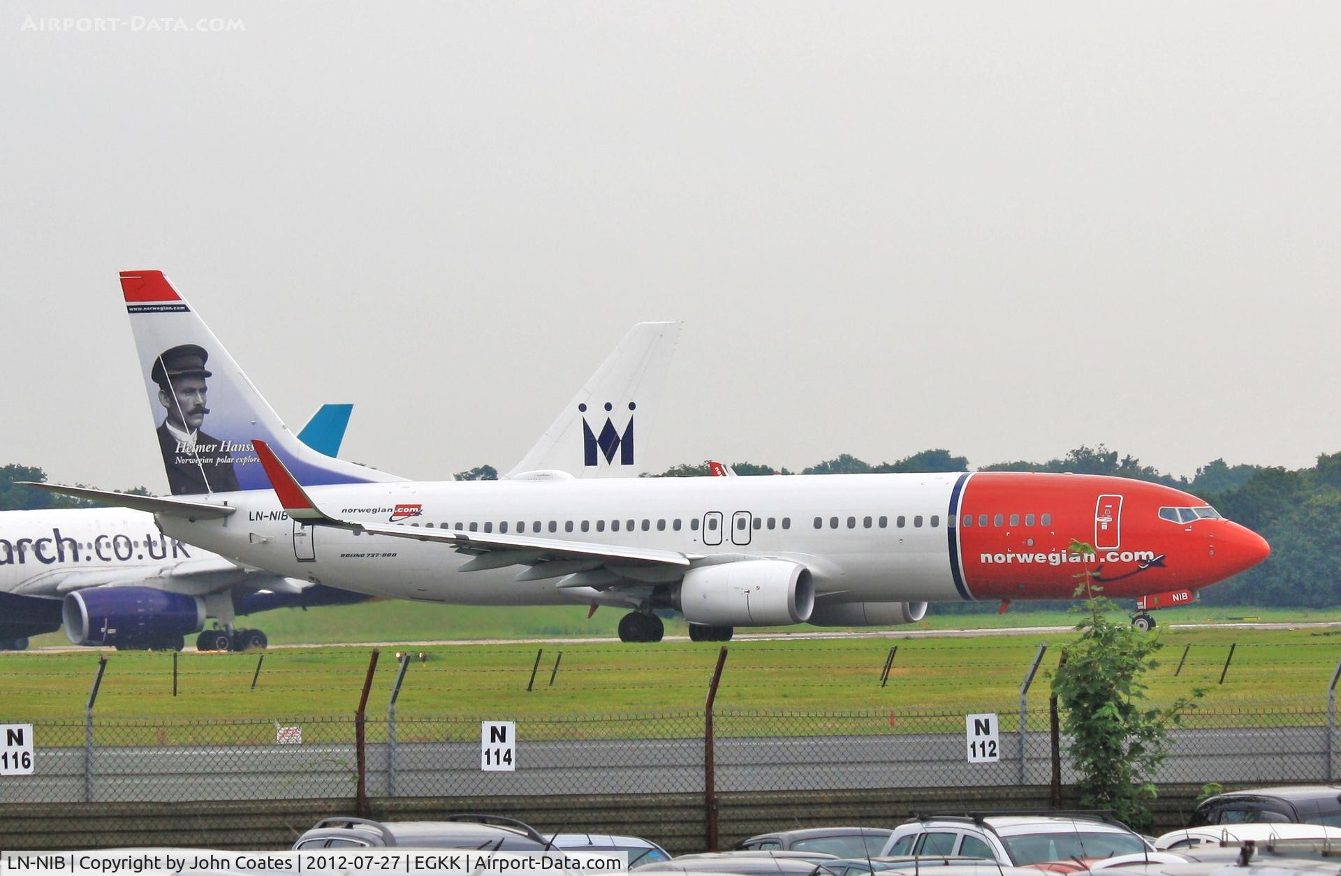 LN-NIB, 2011 Boeing 737-86J C/N 36879, Waiting to depart