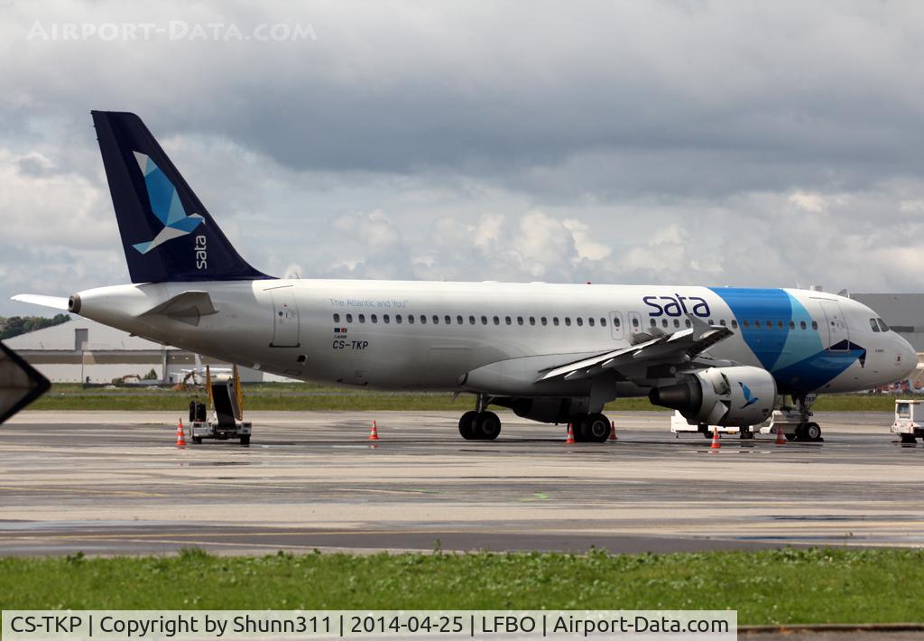 CS-TKP, 2003 Airbus A320-214 C/N 2011, Parked at the Old Terminal...