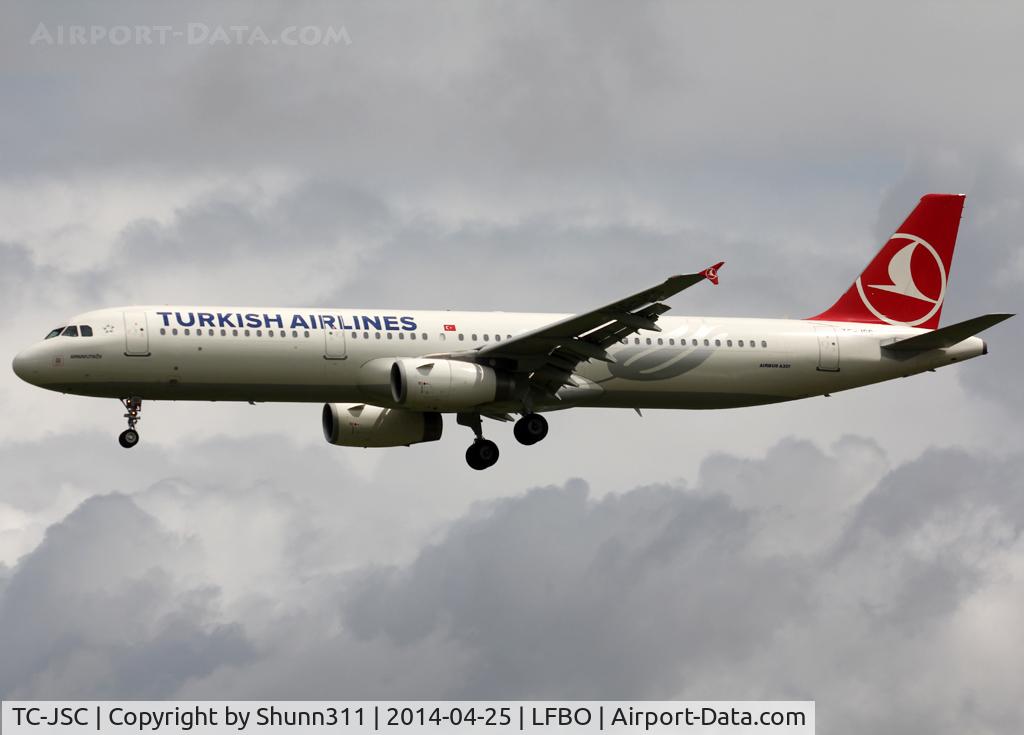 TC-JSC, 2012 Airbus A321-231 C/N 5254, Landing rwy 32L