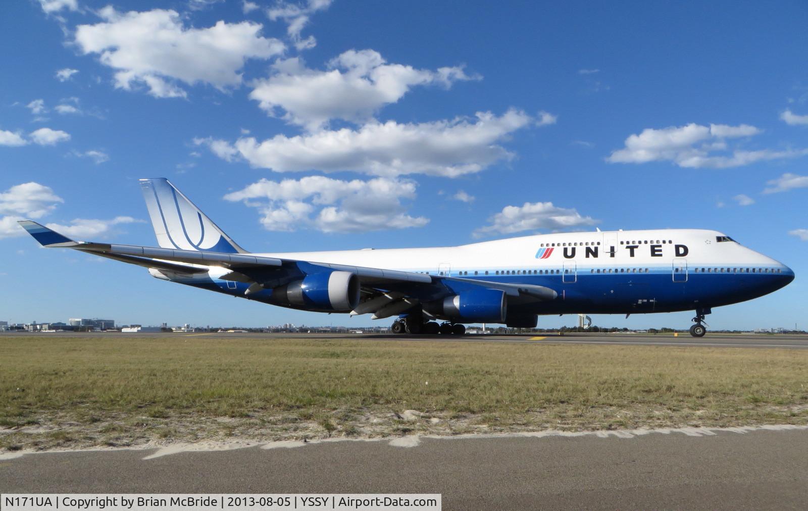 N171UA, 1989 Boeing 747-422 C/N 24322, United Airlines .747-422. N171UA 8471 cn 24322 733. Sydney - Kingsford Smith International (Mascot) (SYD YSSY). Image © Brian McBride. 05 August 2013