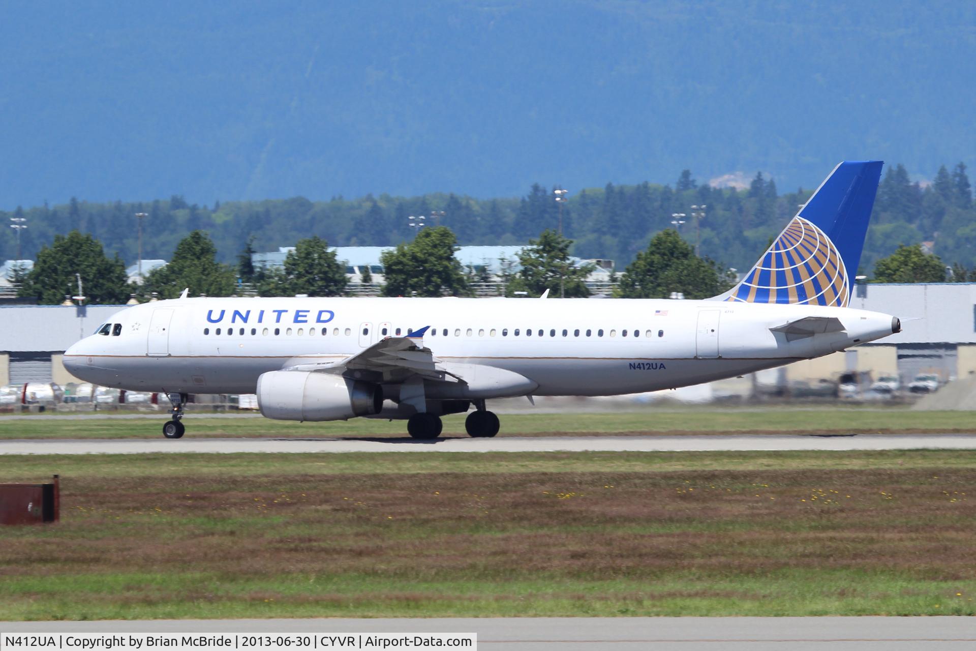 N412UA, 1994 Airbus A320-232 C/N 465, United Airlines. A320-232. N412UA cn 465. Vancouver - International (YVR CYVR). Image © Brian McBride. 30 June 2013