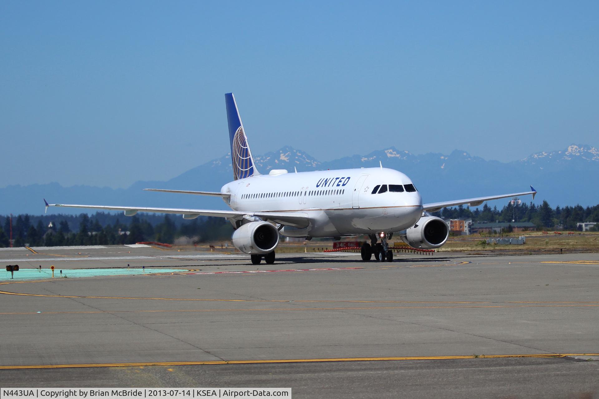 N443UA, 1998 Airbus A320-232 C/N 820, United Airlines. A320-232. N443UA cn 820. Seattle Tacoma - International (SEA KSEA). Image © Brian McBride. 14 July 2013