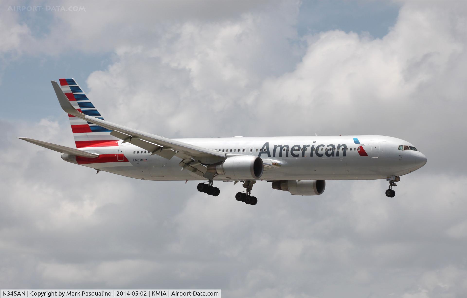 N345AN, 2003 Boeing 767-323(ER) C/N 33084, Boeing 767-300