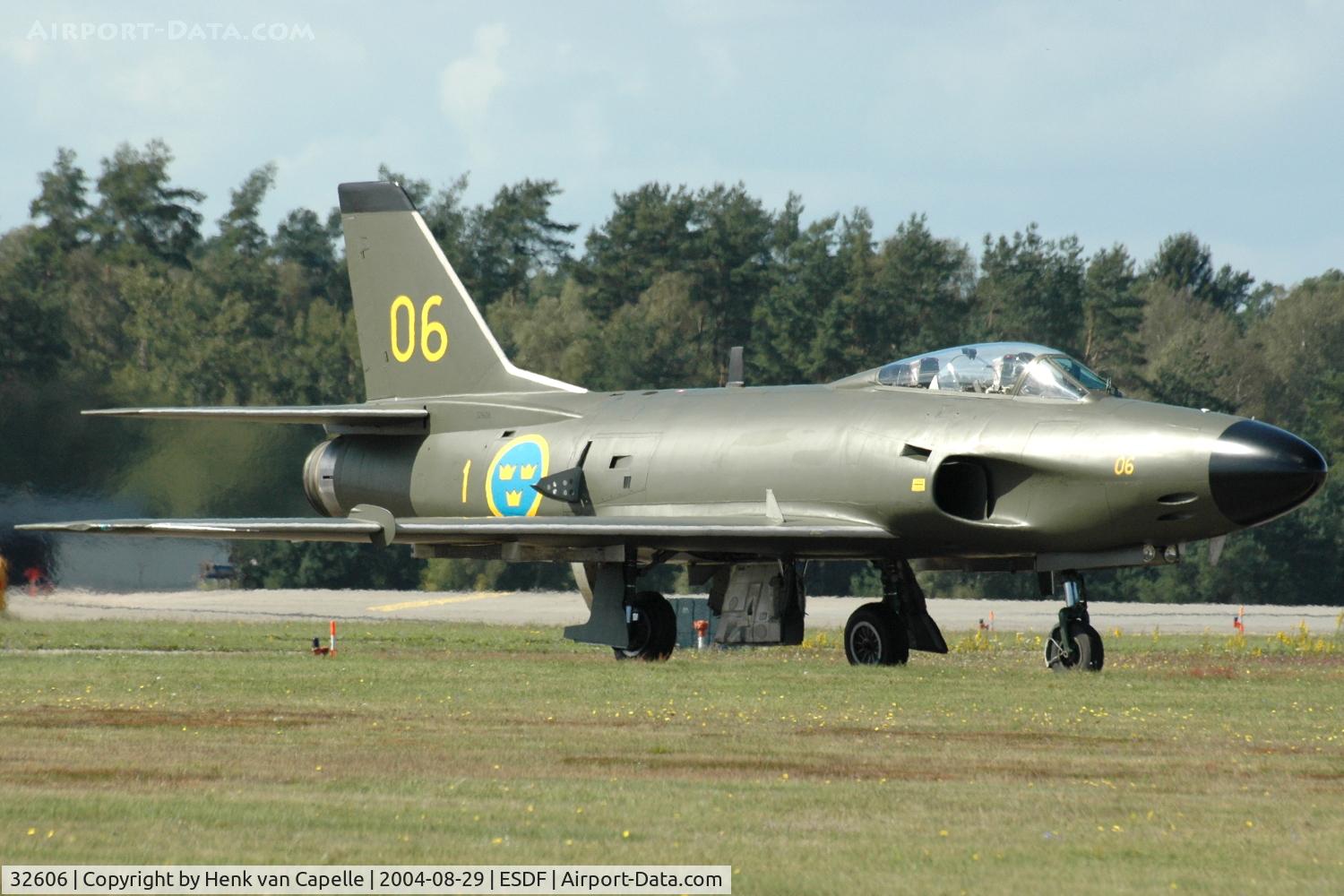 32606, 1953 Saab J32D Lansen C/N 32-606, Saab J32D Lansen of the Swedish Air Force taxying from the runway after an air display at Ronneby Air Base, Sweden