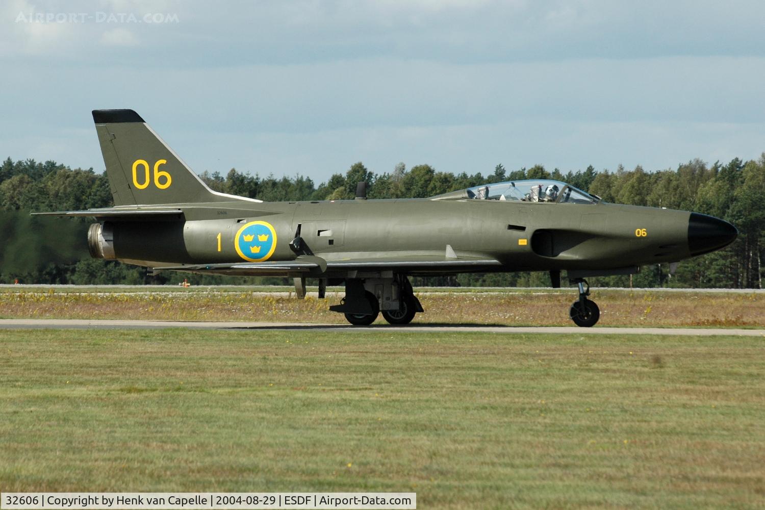 32606, 1953 Saab J32D Lansen C/N 32-606, Saab J32D Lansen of the Swedish Air Force taxying from the runway after an air display at Ronneby Air Base, Sweden
