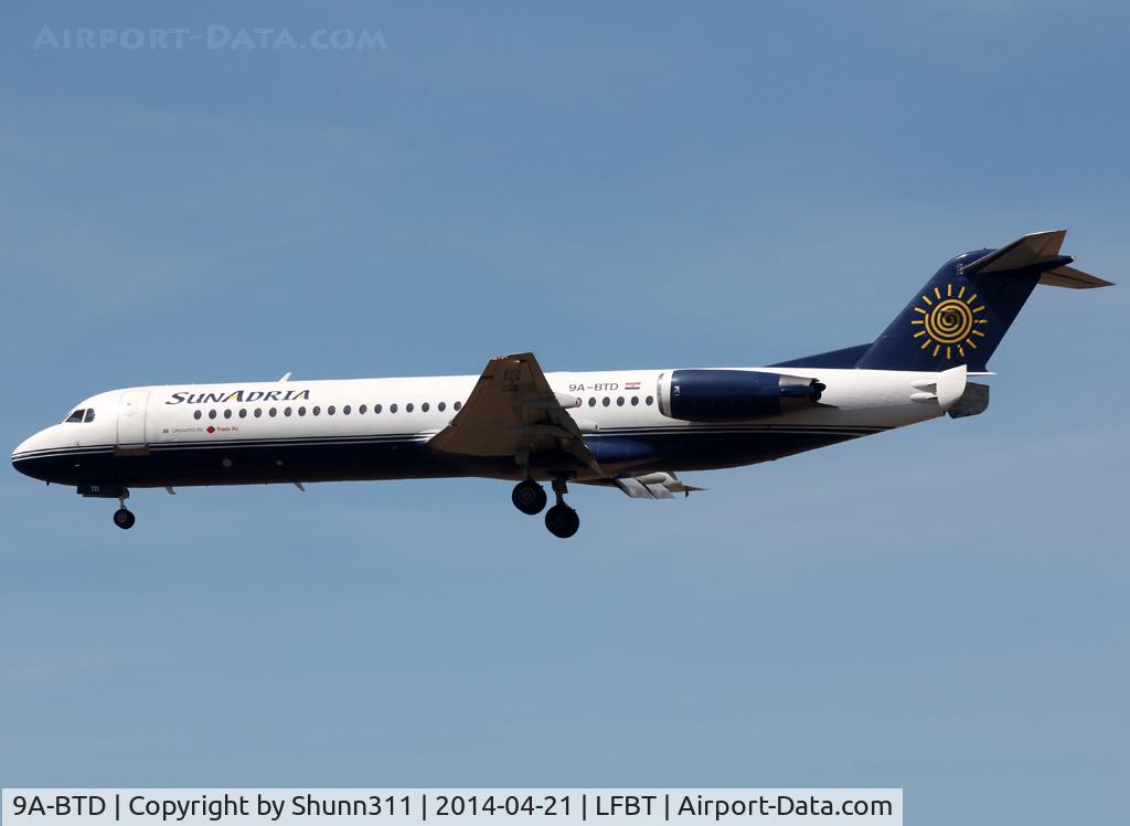 9A-BTD, 1992 Fokker 100 (F-28-0100) C/N 11407, Landing rwy 20