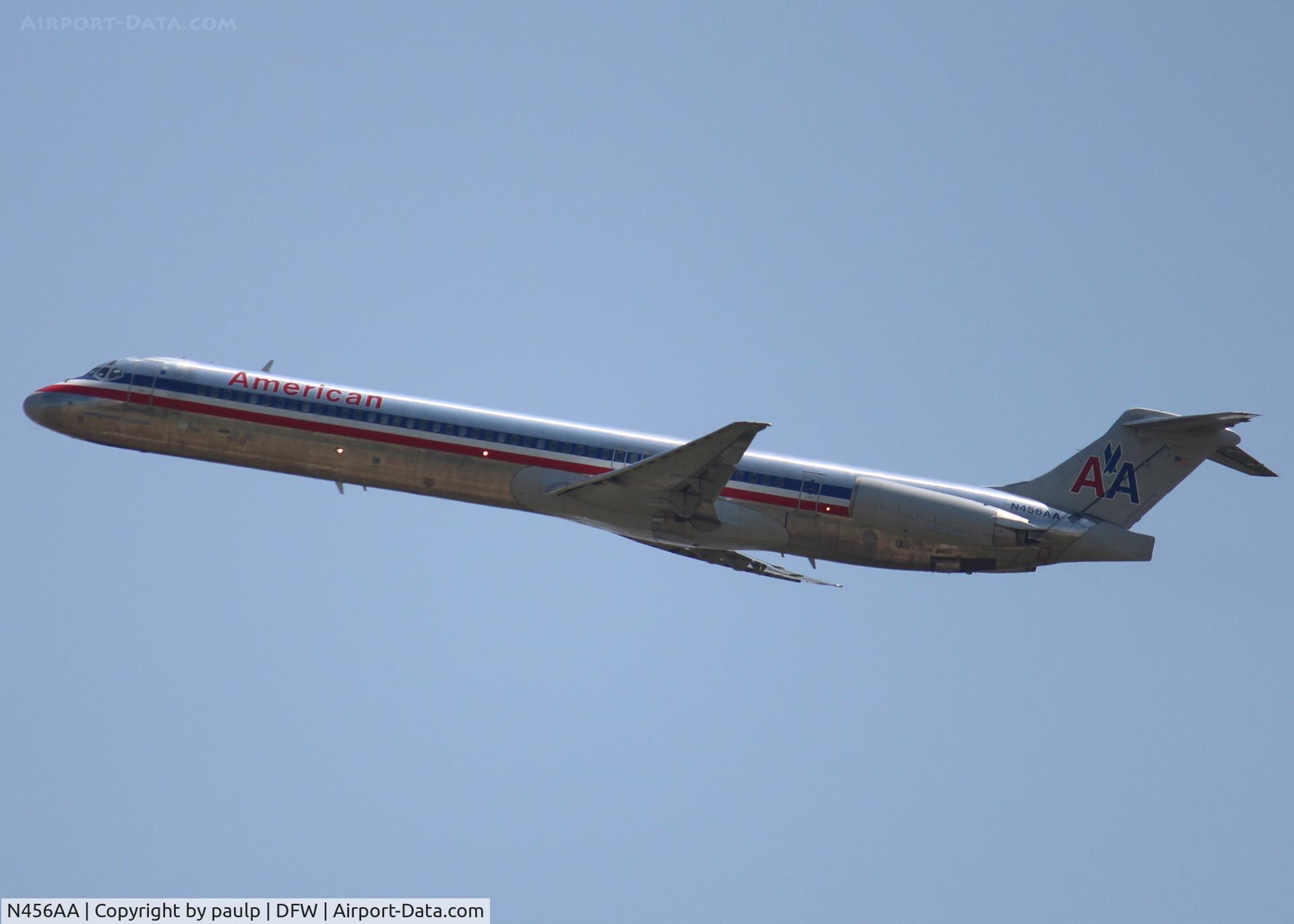 N456AA, 1988 McDonnell Douglas MD-82 (DC-9-82) C/N 49561, At DFW.