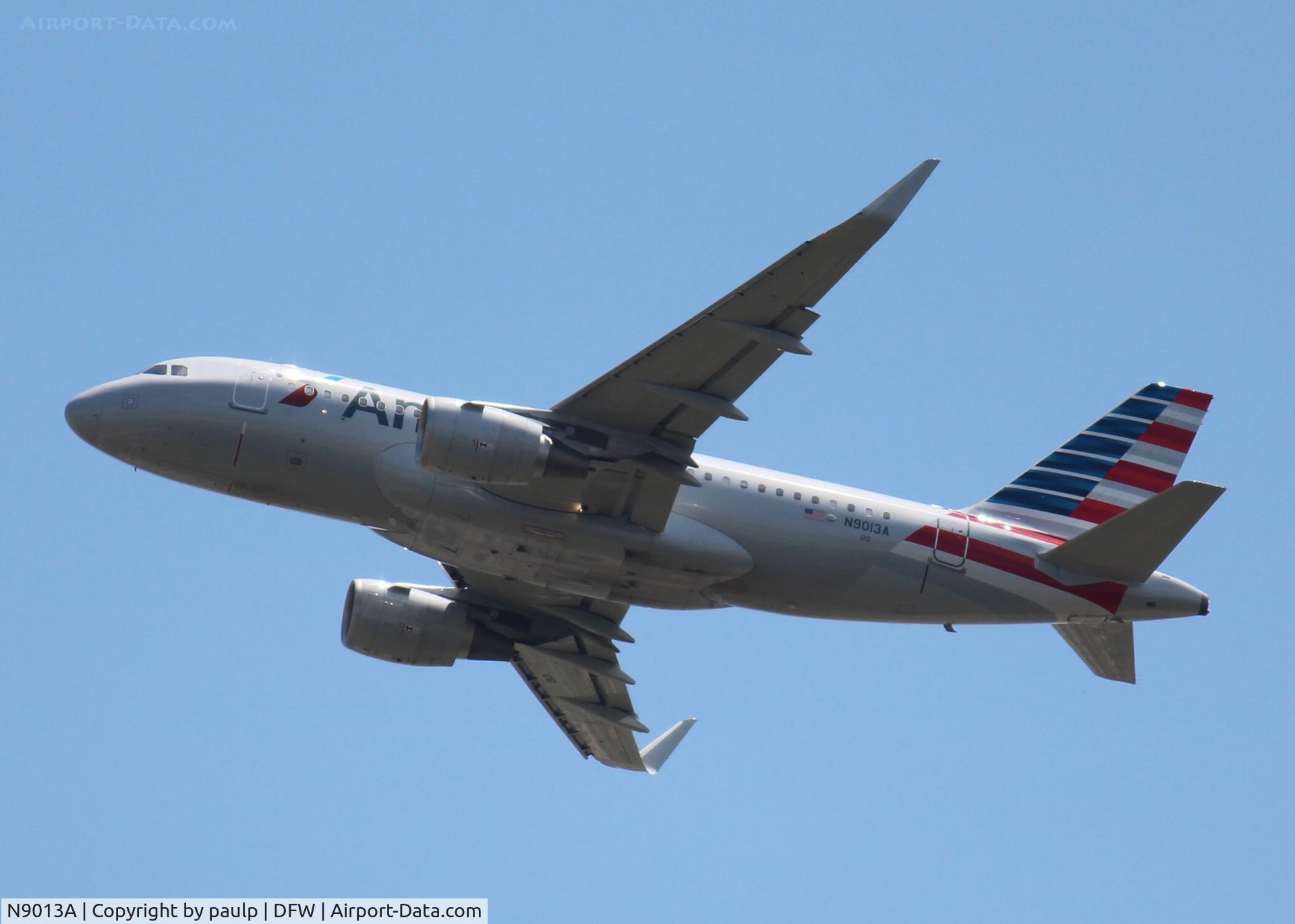 N9013A, 2013 Airbus A319-115 C/N 5827, At DFW.
