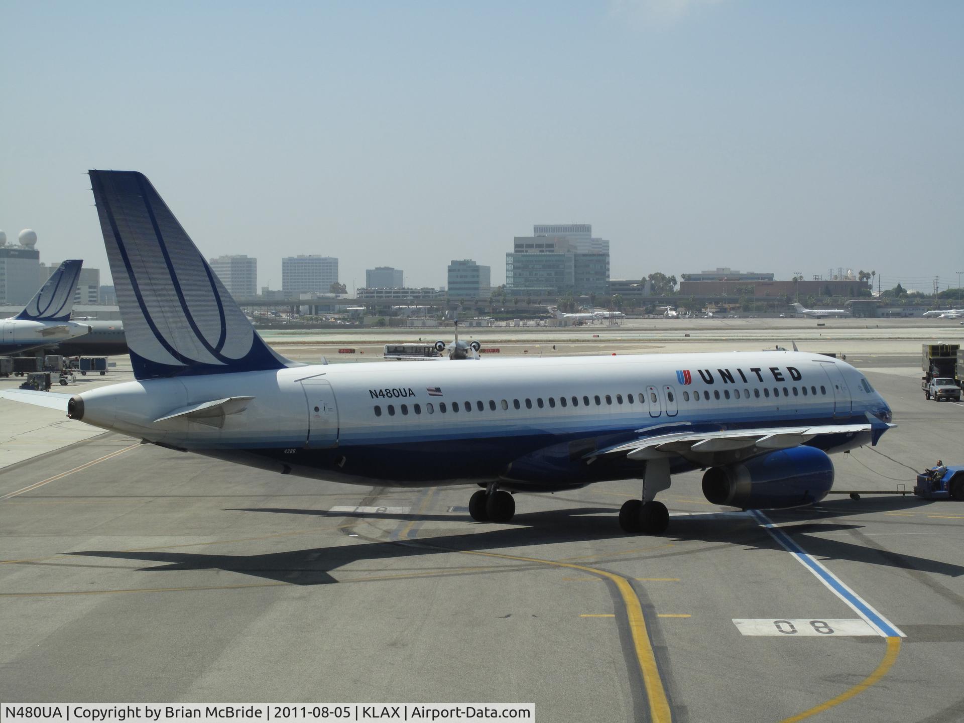 N480UA, 2001 Airbus A320-232 C/N 1555, United Airlines. A320-232. N480UA cn 1555. Los Angeles - International (LAX KLAX). Image © Brian McBride. 05 August 2011