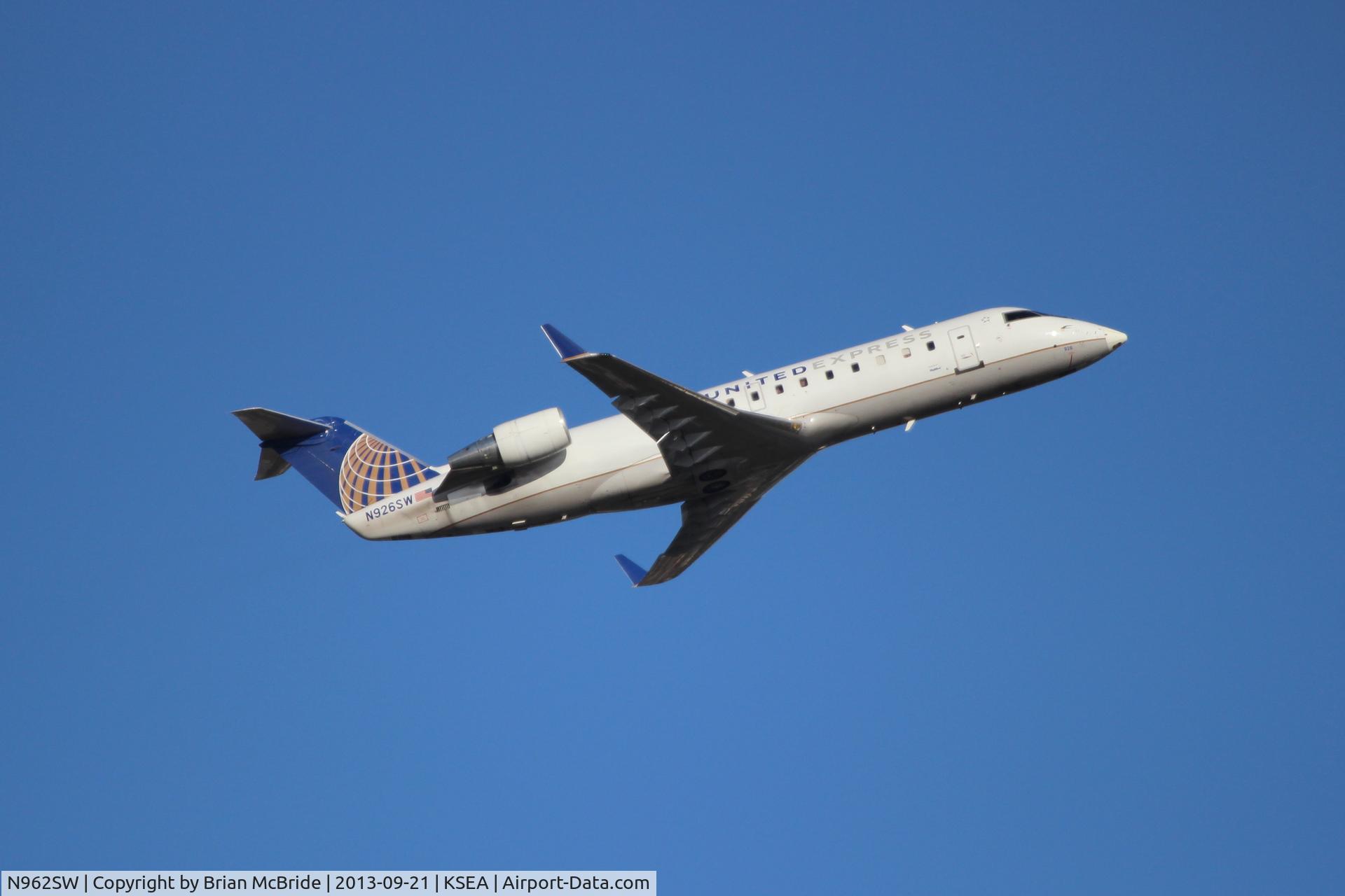 N962SW, 2003 Bombardier CRJ-200ER (CL-600-2B19) C/N 7859, United Express (SkyWest Airlines). Canadair CL-600-2B19 Regional Jet CRJ-200LR. N962SW  7859 cn 7859. Seattle Tacoma - International (SEA KSEA). Image © Brian McBride. 21 September 2013
