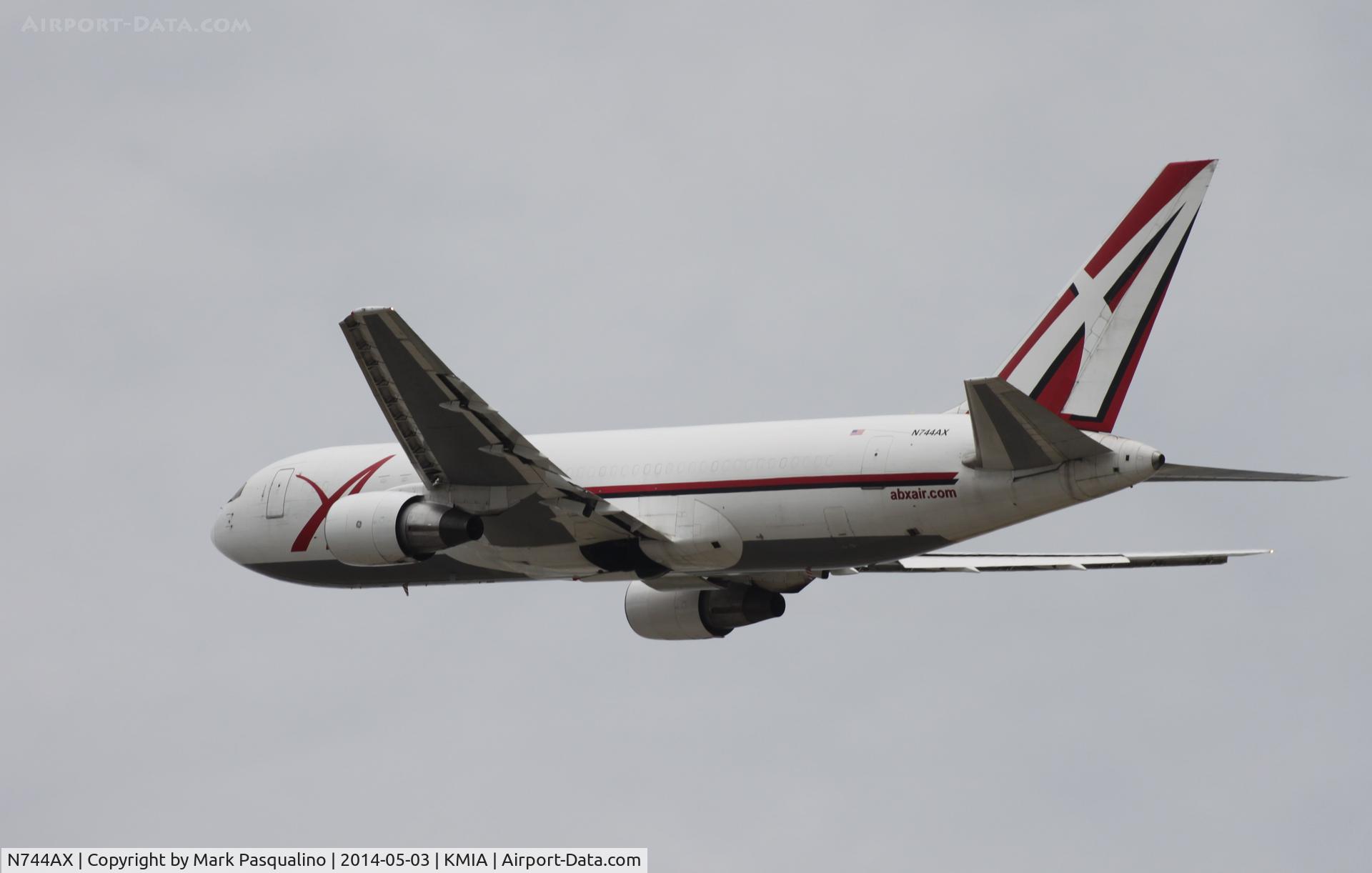 N744AX, 1983 Boeing 767-232 C/N 22221, Boeing 767-200