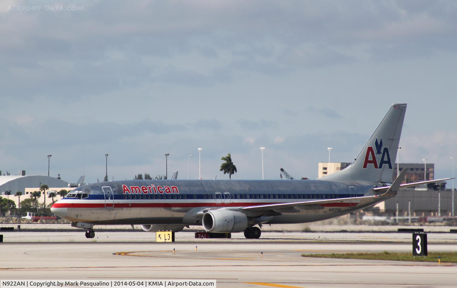 N922AN, 1999 Boeing 737-823 C/N 29523, Boeing 737-800