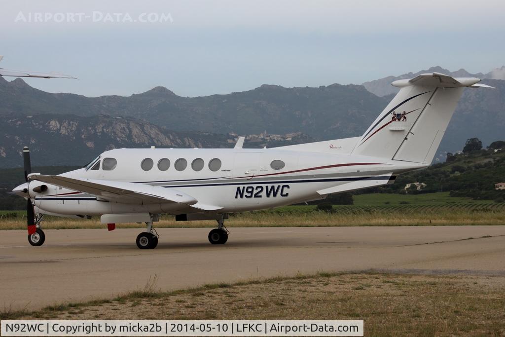 N92WC, 1989 Beech B200 King Air C/N BB-1330, Parked
