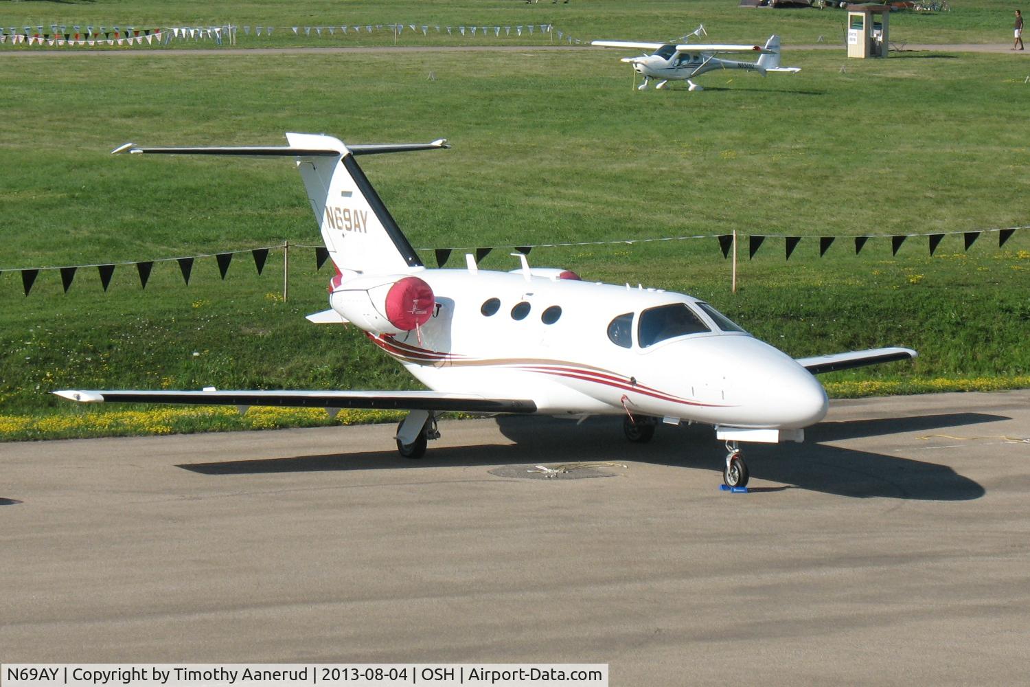 N69AY, 2008 Cessna 510 Citation Mustang Citation Mustang C/N 510-0115, 2008 Cessna 510, c/n: 510-0115. Hilton ramp
