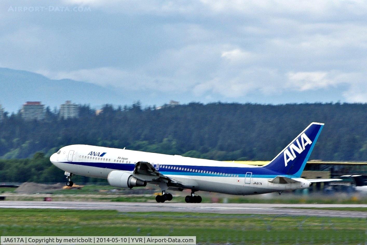 JA617A, 2008 Boeing 767-381/ER C/N 37014, Departure to Haneda