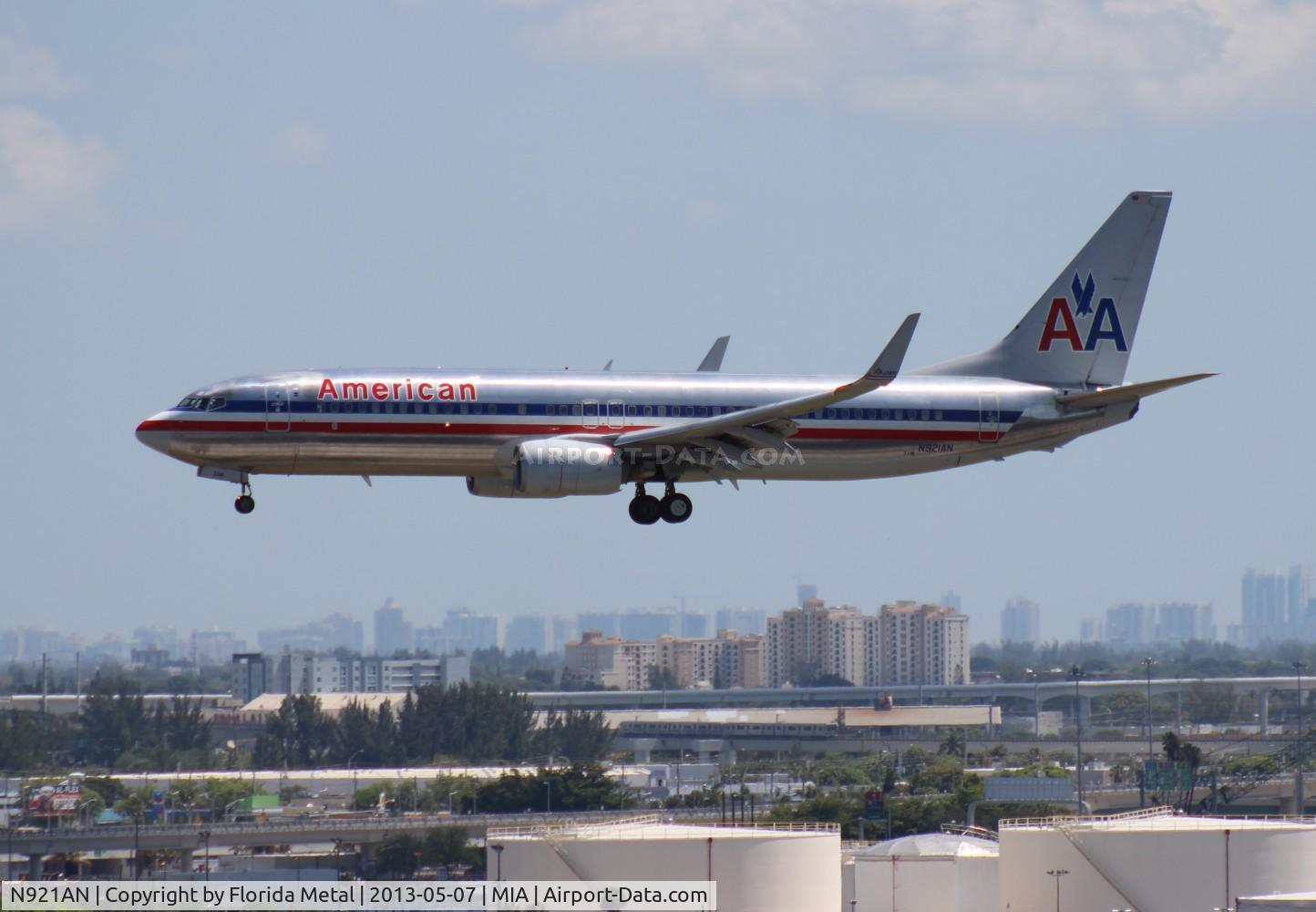 N921AN, 1999 Boeing 737-823 C/N 29522, American 737-800
