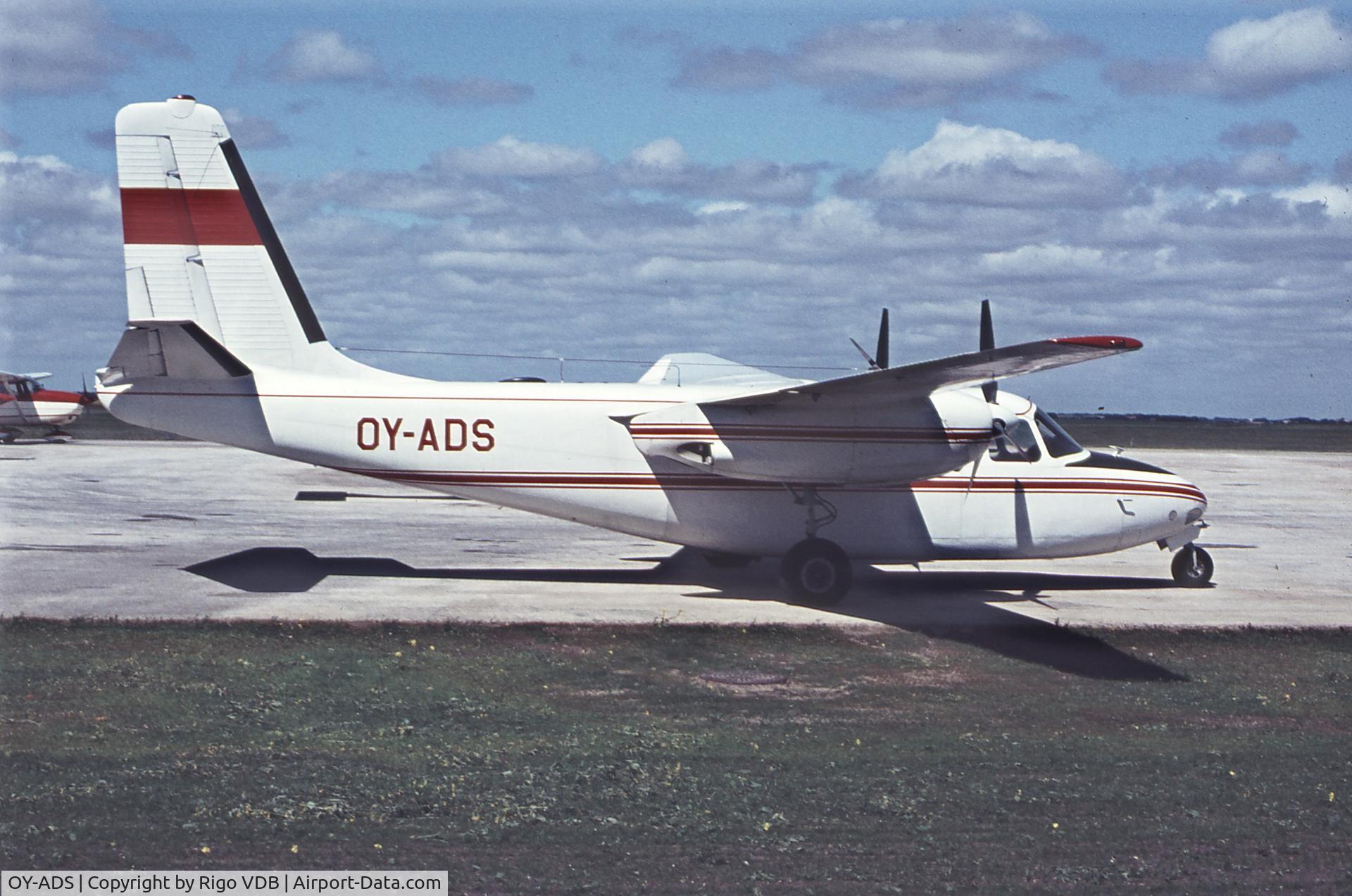 OY-ADS, Aero Commander 560E C/N 612, Early seventies.