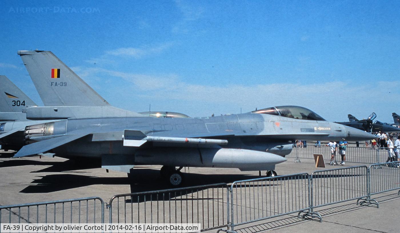 FA-39, SABCA F-16A Fighting Falcon C/N 6H-39, Saint Dizier airshow 2000