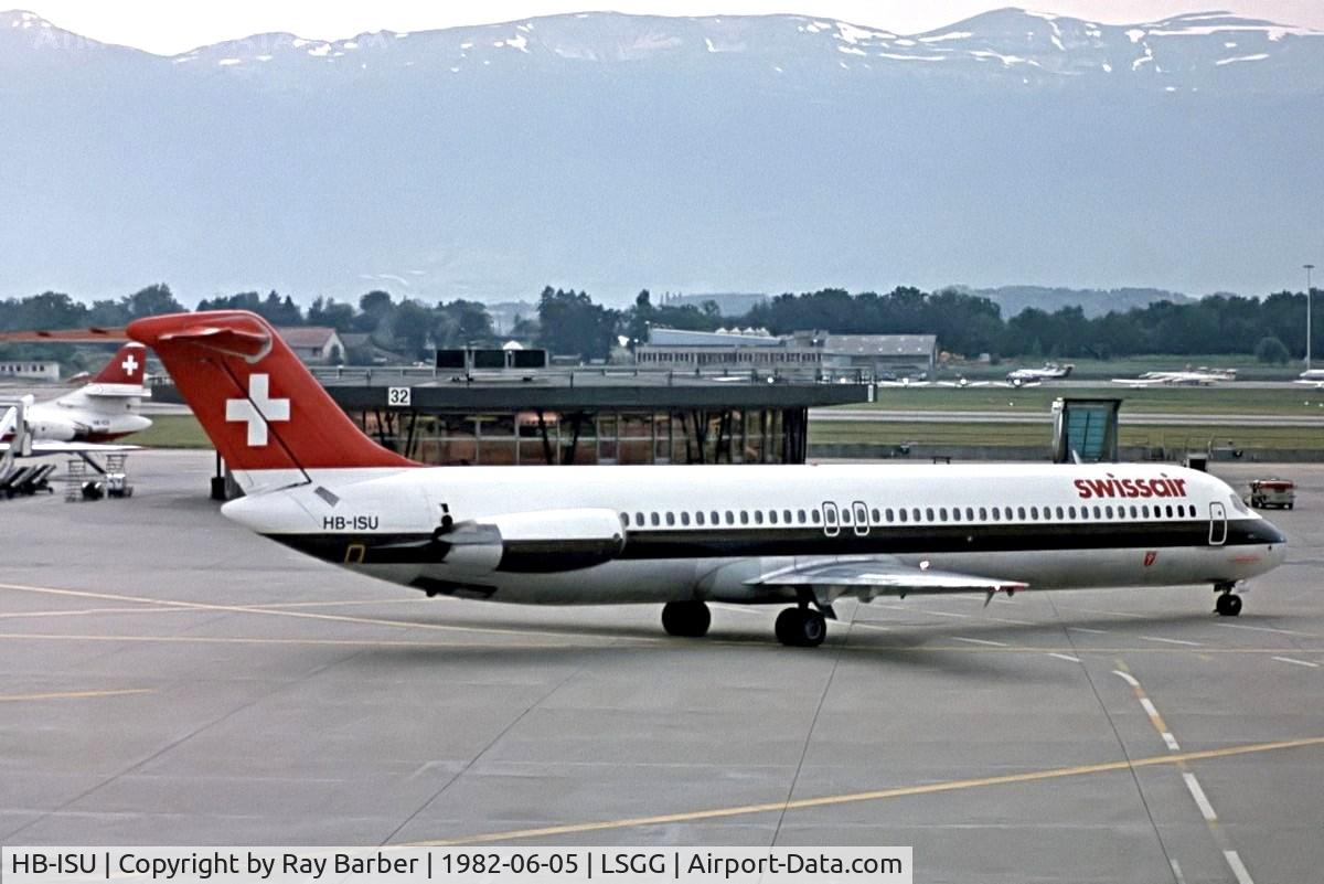 HB-ISU, 1977 Douglas DC-9-51 C/N 47663, McDonnell Douglas DC-9-51 [47663] (Swissair) Geneva~HB 05/06/1982. Taken from a slide.