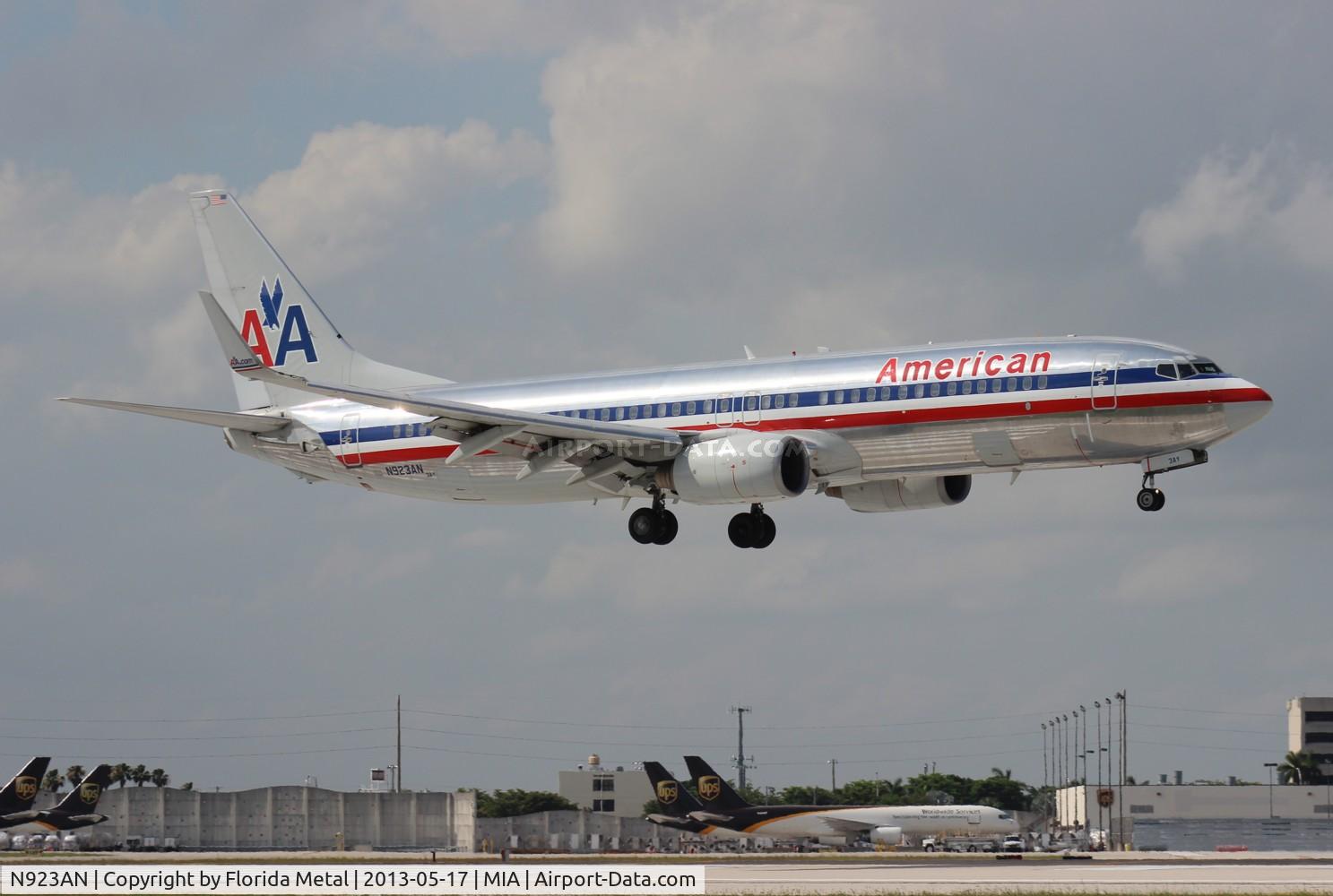 N923AN, 1999 Boeing 737-823 C/N 29524, American 737-800