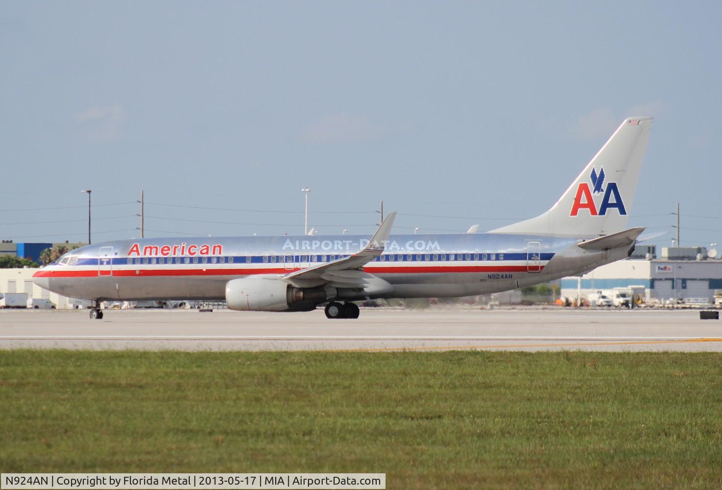 N924AN, 1999 Boeing 737-823 C/N 29525, American 737-800