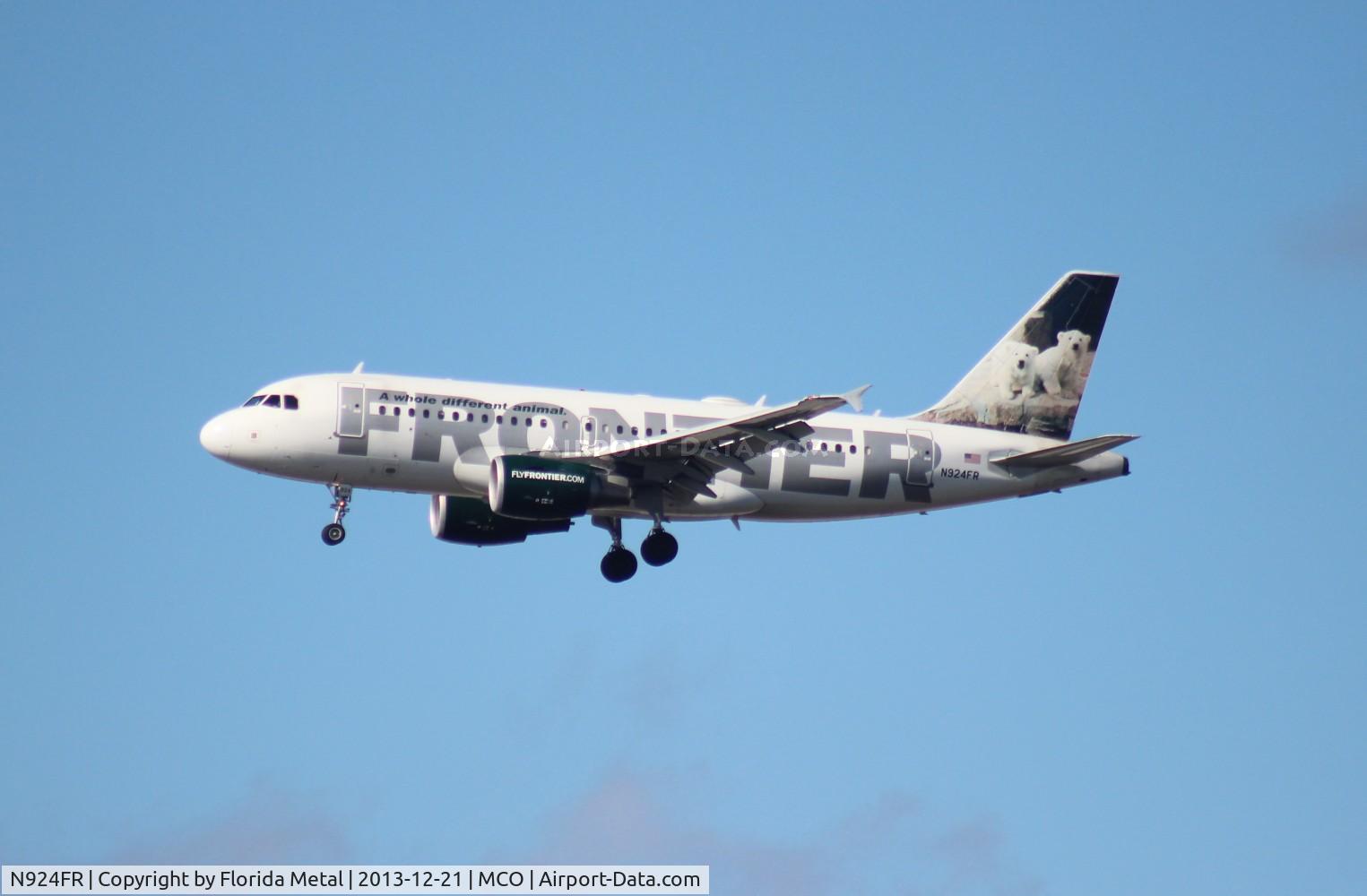 N924FR, 2003 Airbus A319-111 C/N 2030, Klondike and Snow Polar Bear cubs tail Frontier A319