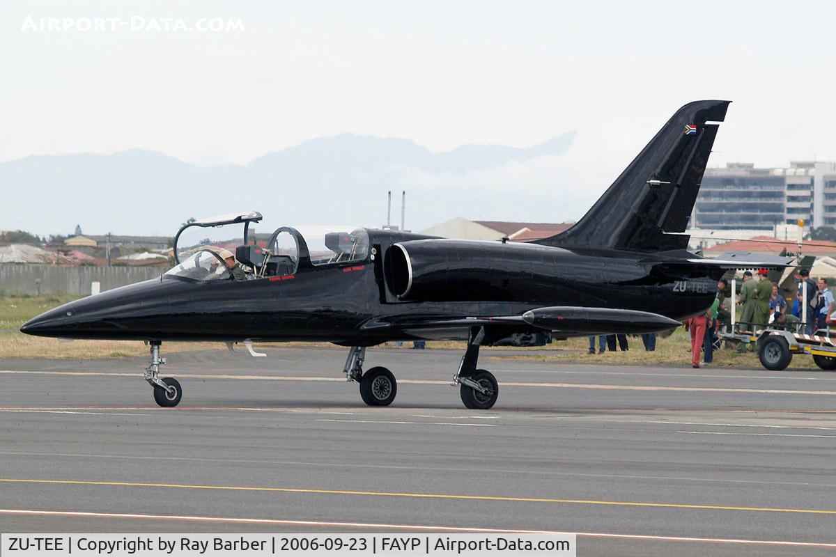 ZU-TEE, Aero L-39C Albatros Albatros C/N 232150, Aero L-39C Albatros [232150] Ysterplaat~ZS 23/09/2006