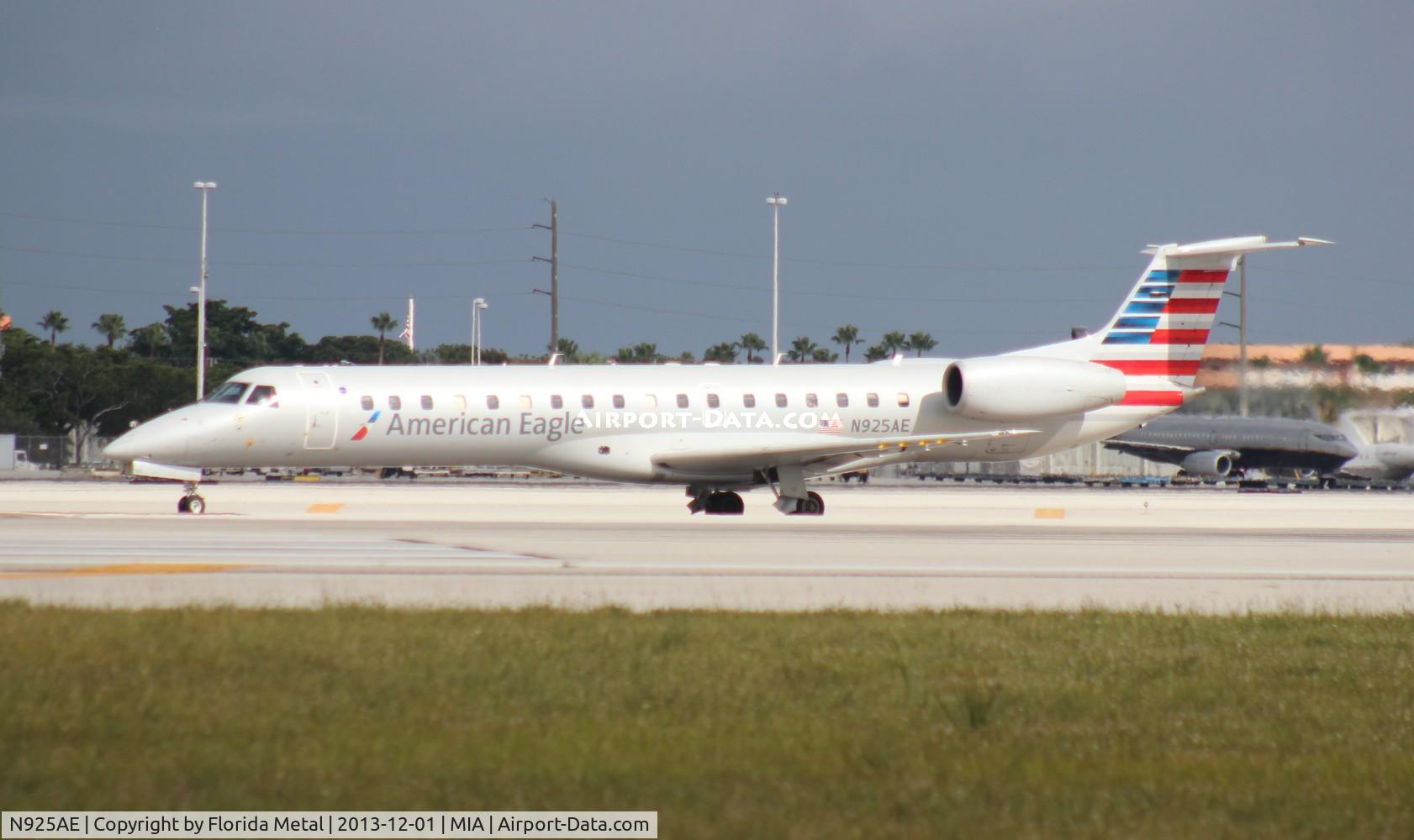 N925AE, 2005 Embraer ERJ-145LR (EMB-145LR) C/N 14500908, Eagle E145
