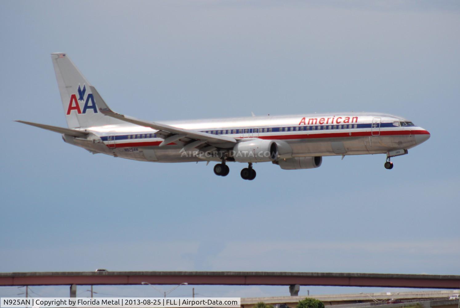 N925AN, 1999 Boeing 737-823 C/N 29526, American 737-800