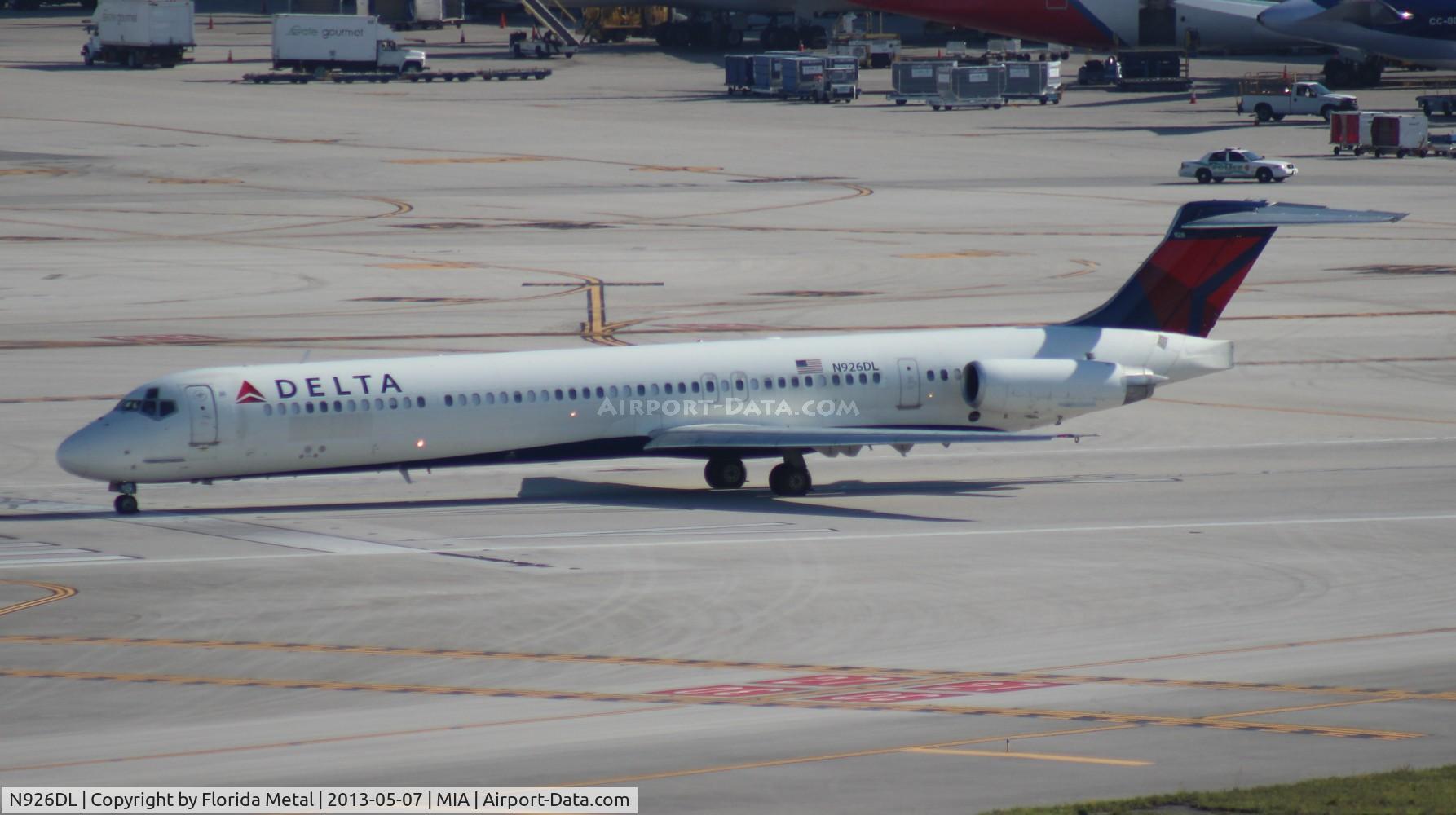 N926DL, 1988 McDonnell Douglas MD-88 C/N 49713, Delta MD-88