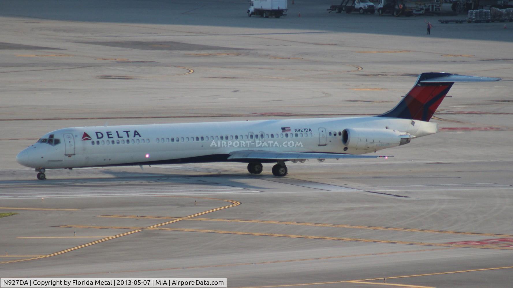 N927DA, 1988 McDonnell Douglas MD-88 C/N 49714, Delta MD-88