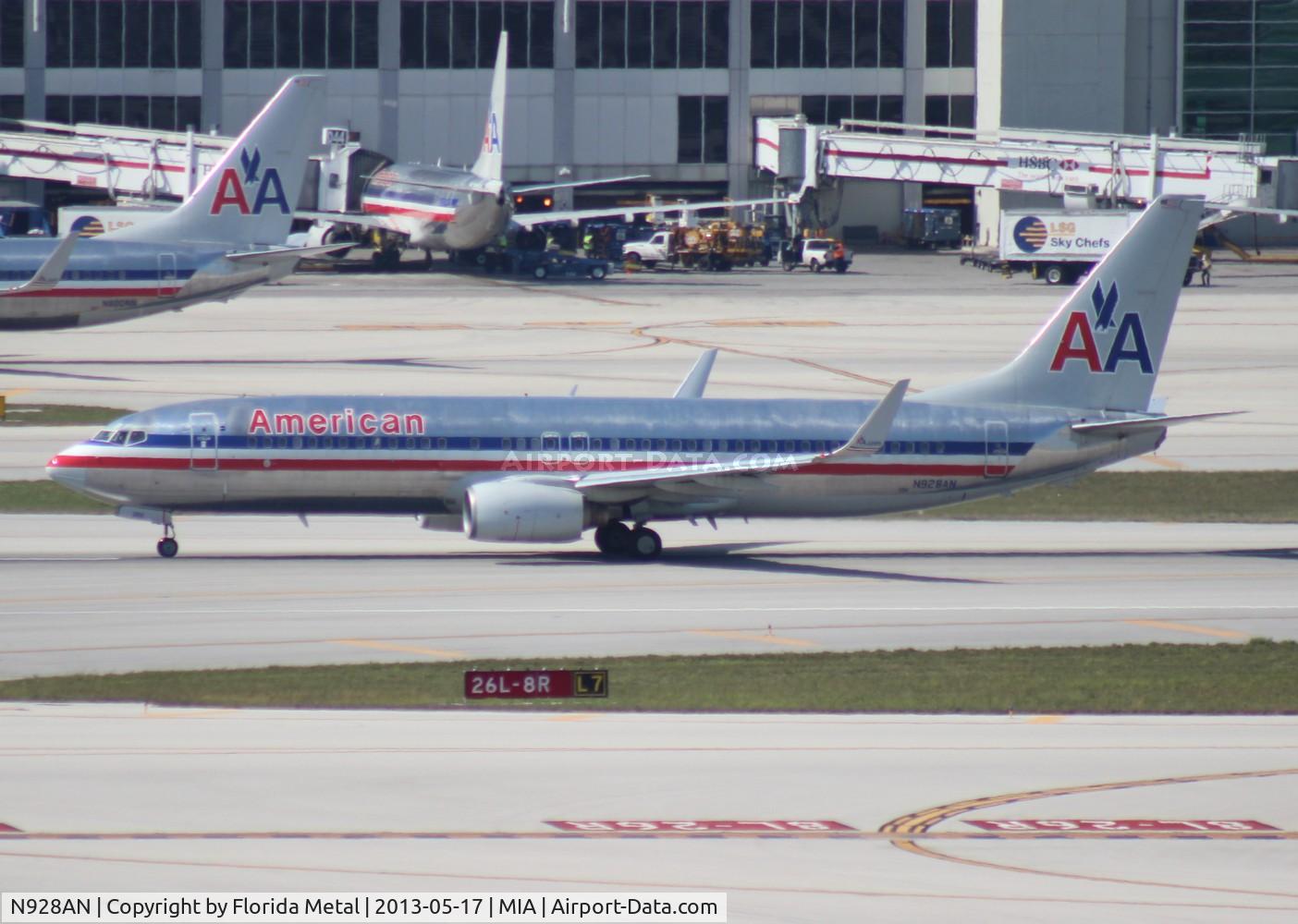 N928AN, 2000 Boeing 737-823 C/N 29528, American 737-800