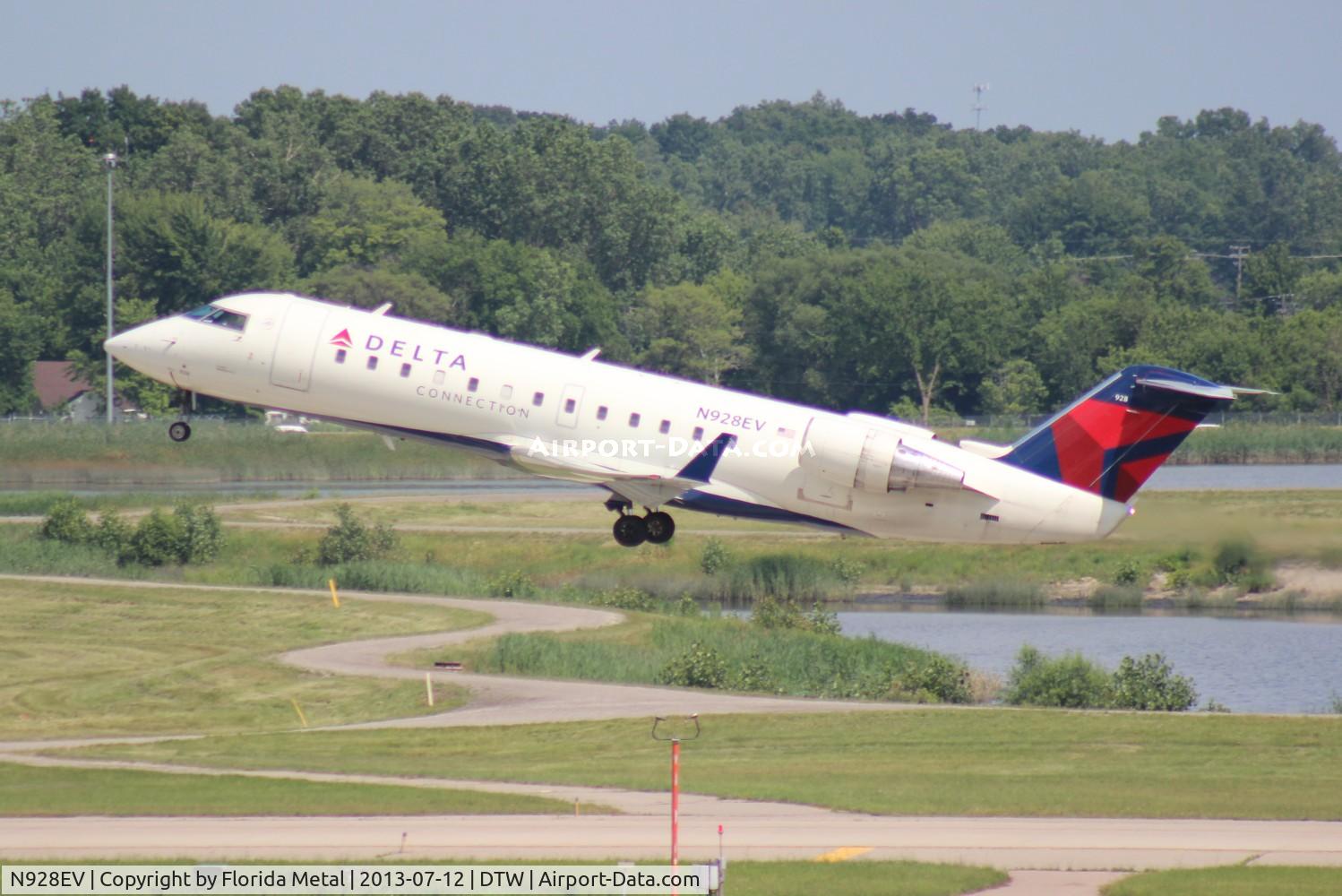 N928EV, 2004 Bombardier CRJ-200LR (CL-600-2B19) C/N 8006, ASA CRJ-200