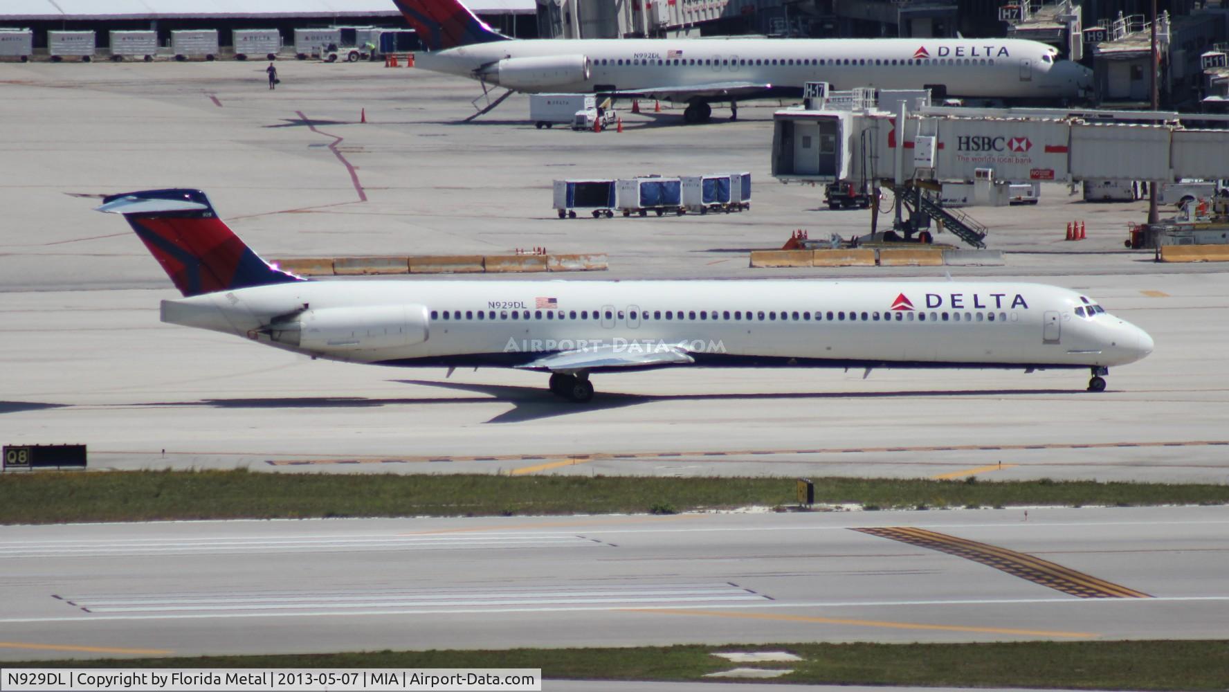 N929DL, 1988 McDonnell Douglas MD-88 C/N 49716, Delta MD-88