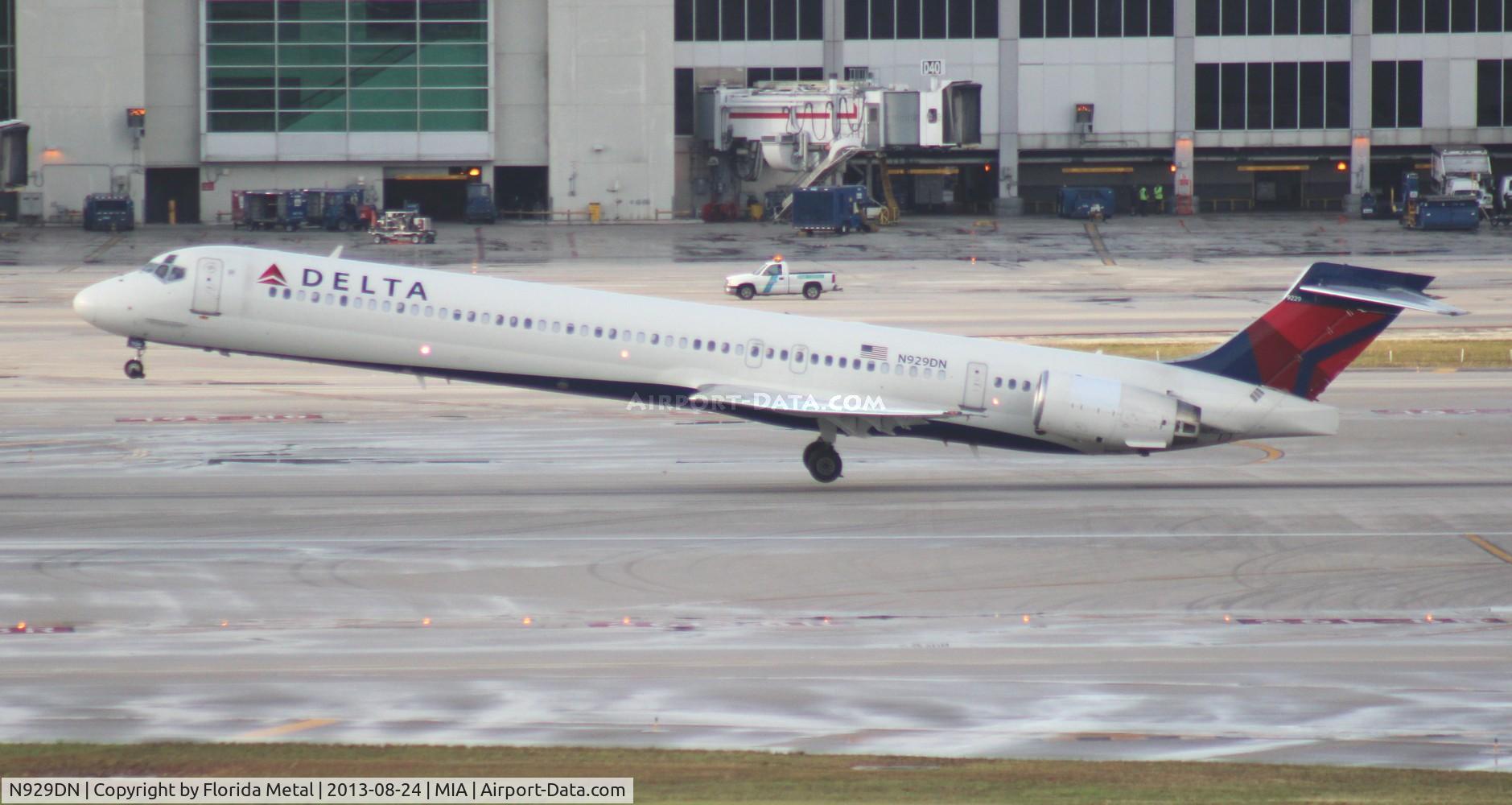 N929DN, 1996 McDonnell Douglas MD-90-30 C/N 53459, Delta MD-90