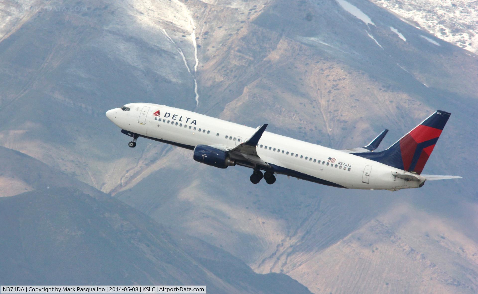 N371DA, 1998 Boeing 737-832 C/N 29619, Boeing 737-800
