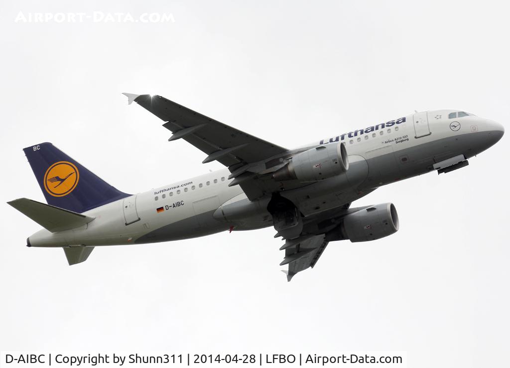 D-AIBC, 2010 Airbus A319-112 C/N 4332, Taking off from rwy 32R