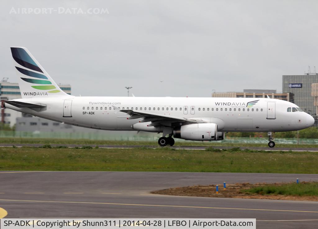 SP-ADK, 2002 Airbus A320-232 C/N 1723, Taking off from rwy 32R