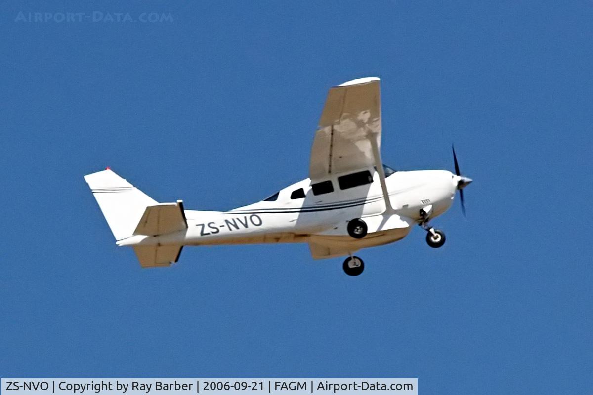ZS-NVO, 1979 Cessna U206G Stationair C/N U-206-05410, Cessna U.206G Stationair 6 [U206-05410] Johannesburg-Rand~ZS 21/09/2006