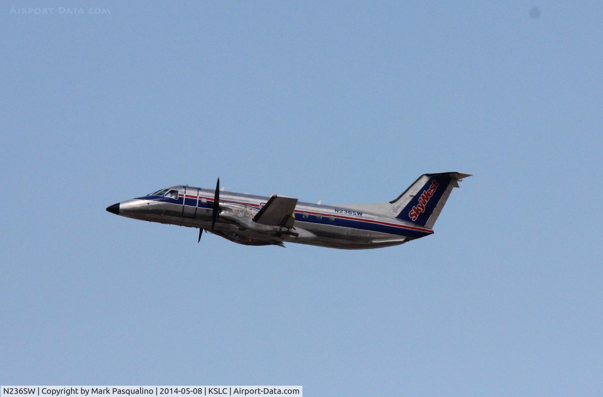 N236SW, 1996 Embraer EMB-120ER Brasilia C/N 120312, EMB-120ER