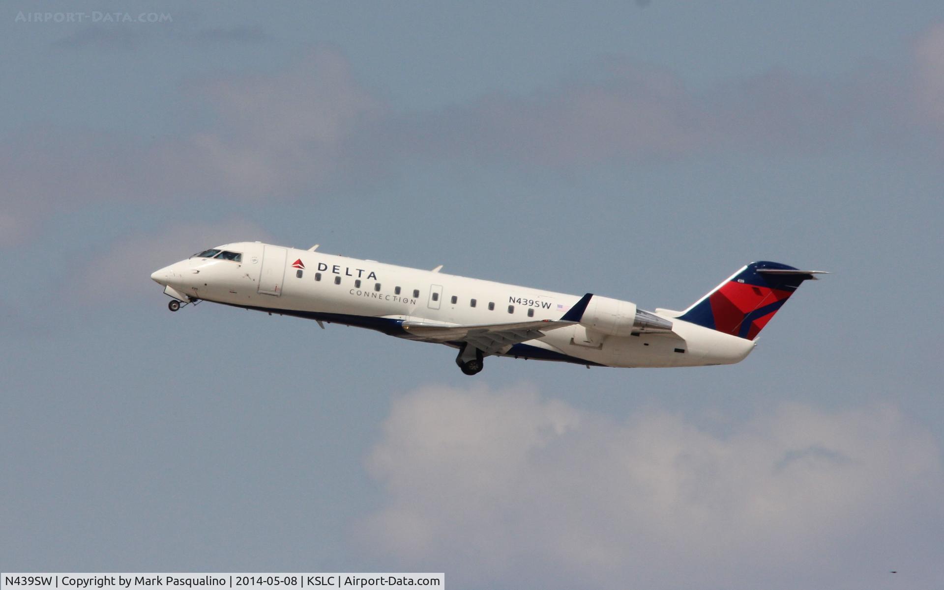 N439SW, 2001 Bombardier CRJ-200LR (CL-600-2B19) C/N 7578, CL-600-2B19