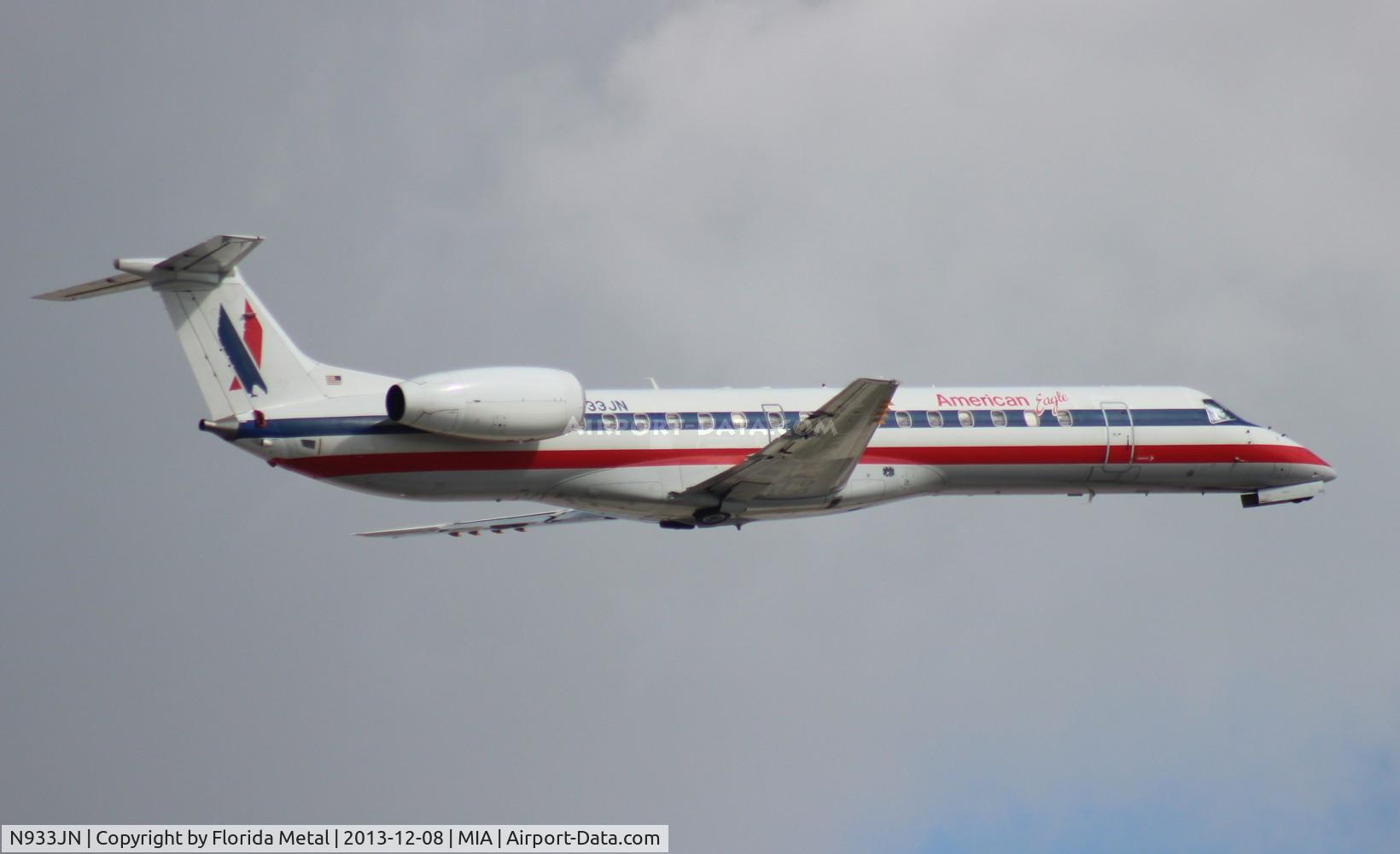 N933JN, 2005 Embraer ERJ-145LR (EMB-145LR) C/N 14500918, American Eagle E145LR