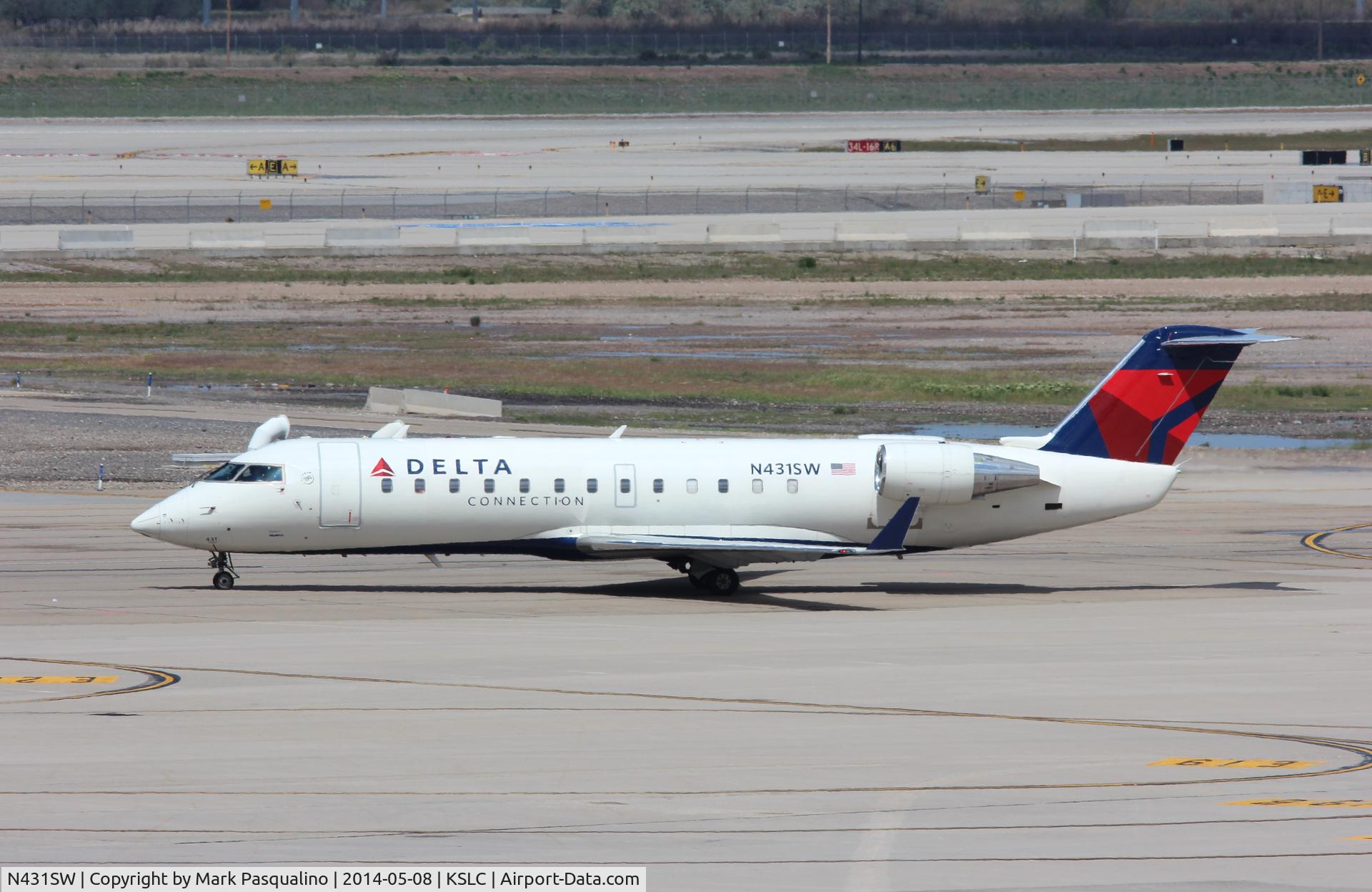 N431SW, 2001 Bombardier CRJ-200LR (CL-600-2B19) C/N 7536, CL-600-2B19