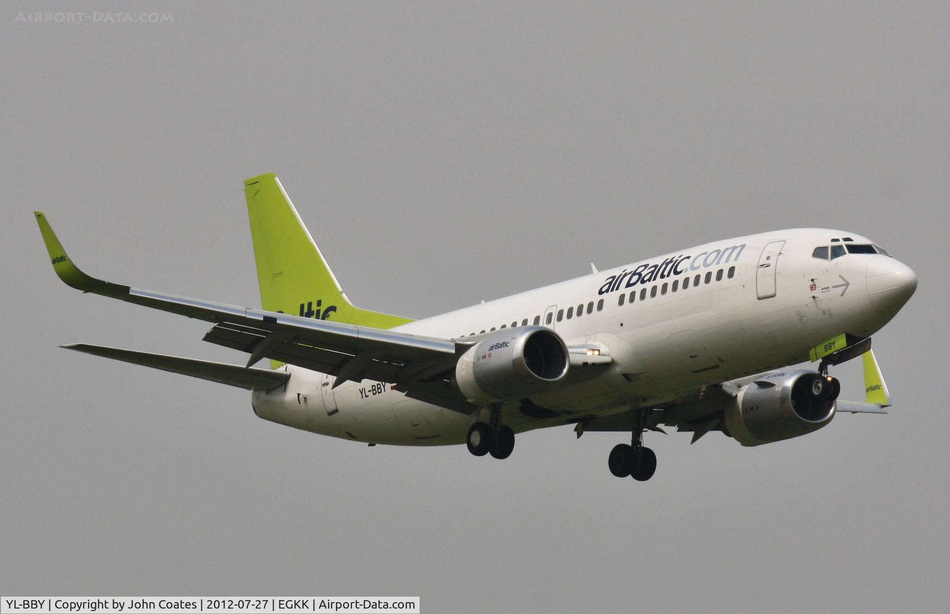 YL-BBY, 1999 Boeing 737-36Q C/N 30335, Approach 08