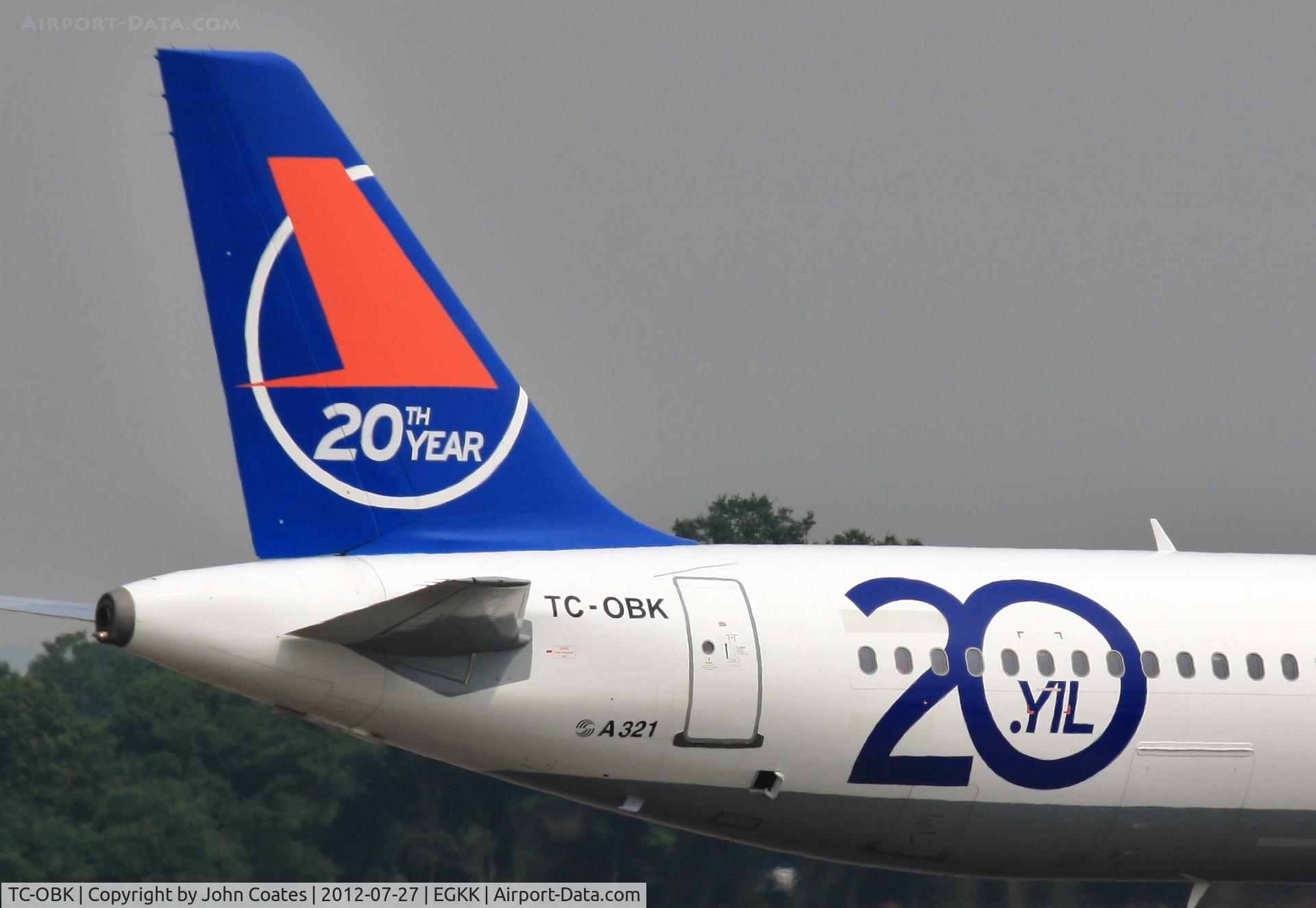 TC-OBK, 1998 Airbus A321-231 C/N 792, Tail details