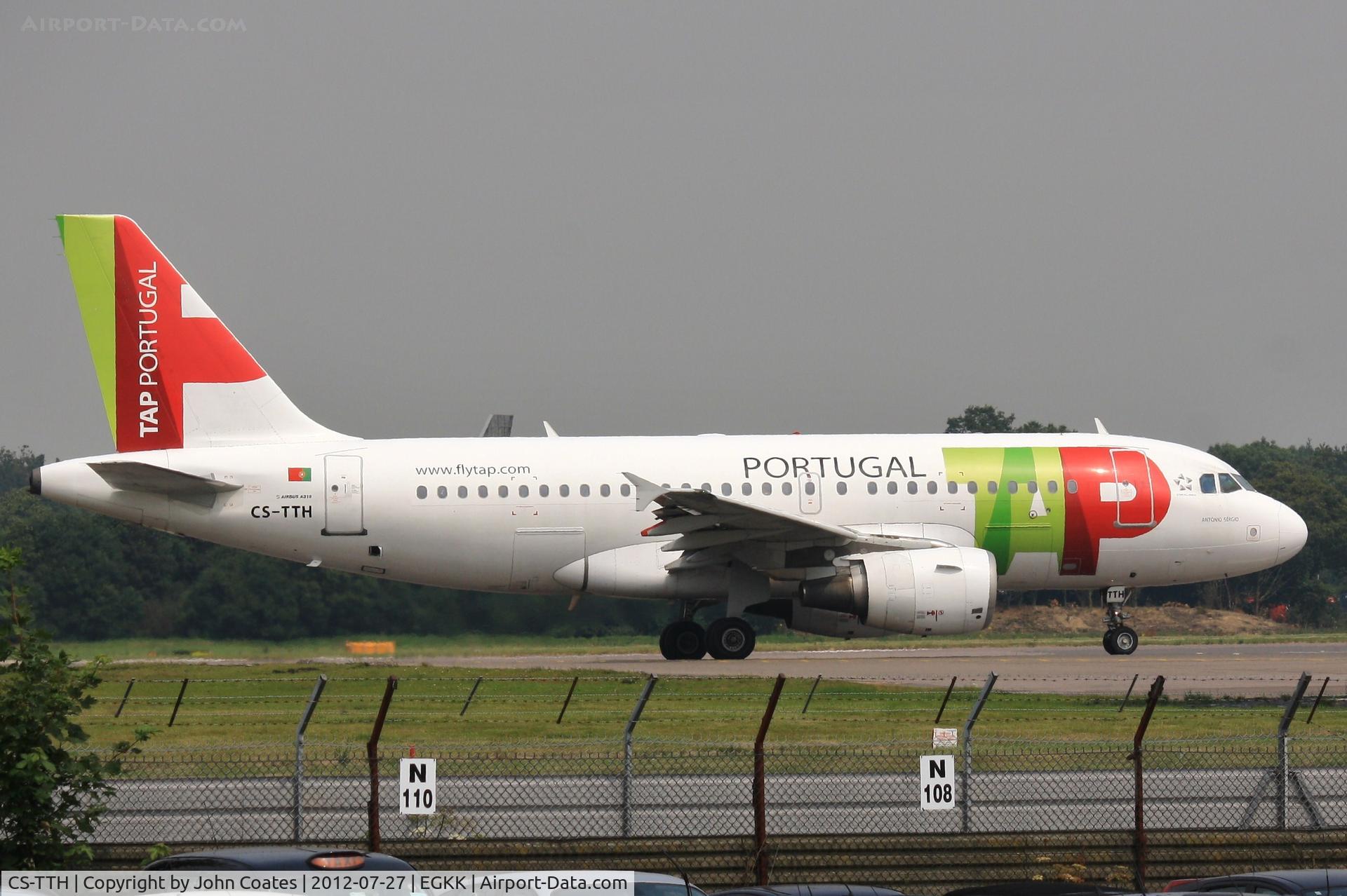 CS-TTH, 1998 Airbus A319-111 C/N 917, Lining up 08