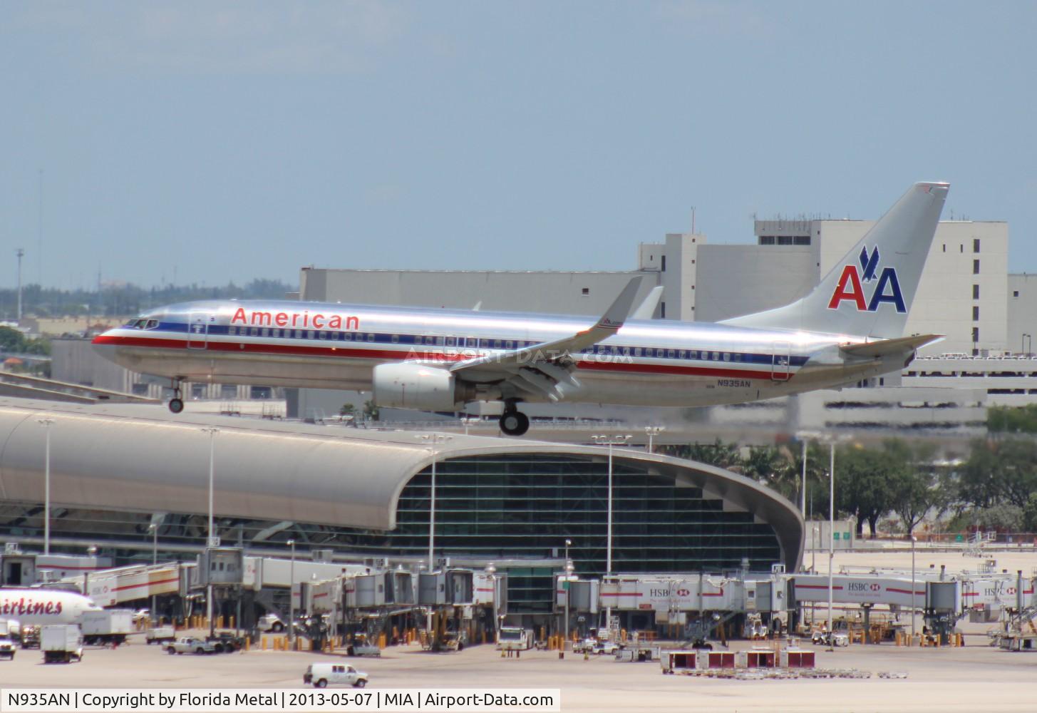 N935AN, 2000 Boeing 737-823 C/N 30081, American 737-800