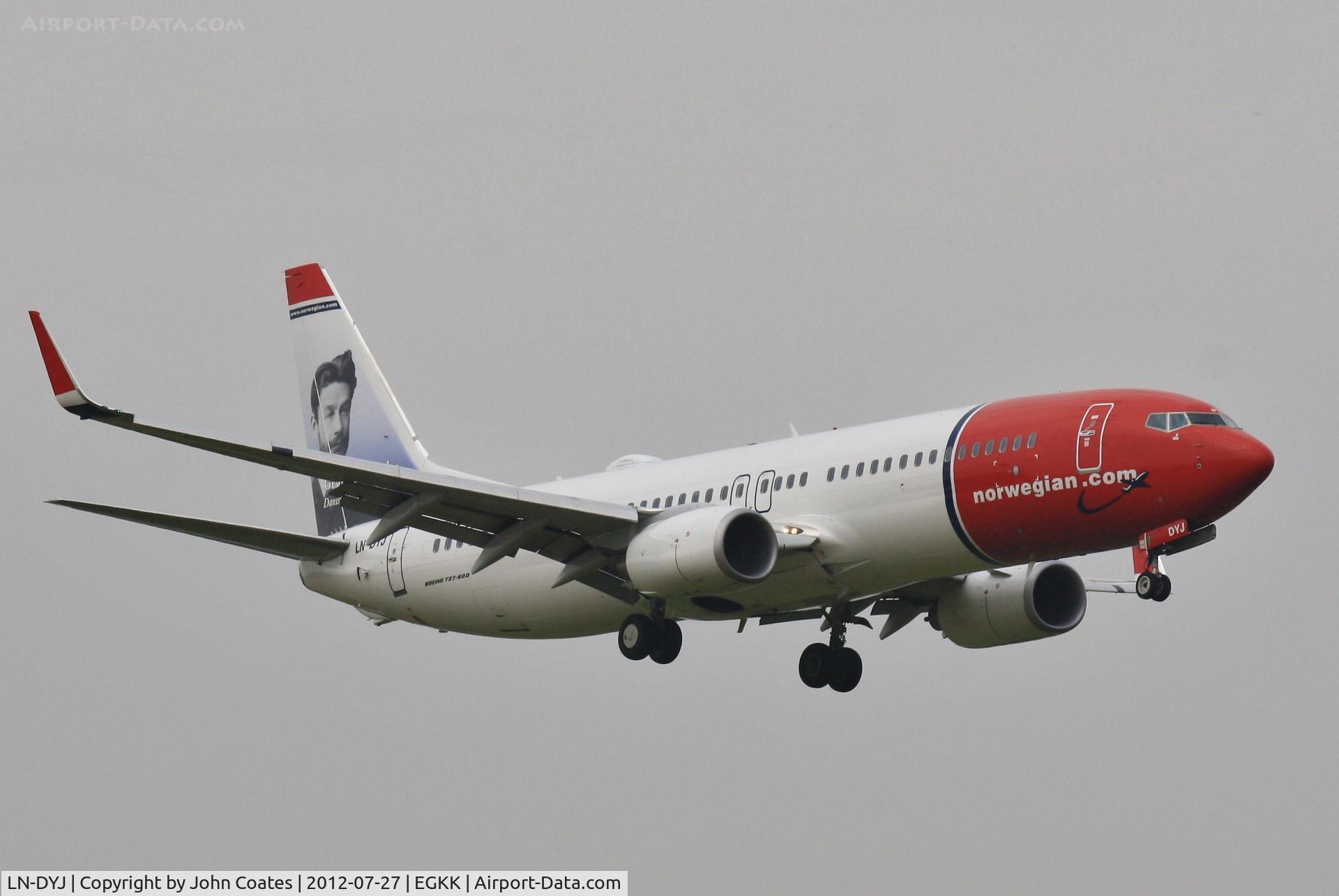 LN-DYJ, 2010 Boeing 737-8JP C/N 39045, Approach 08