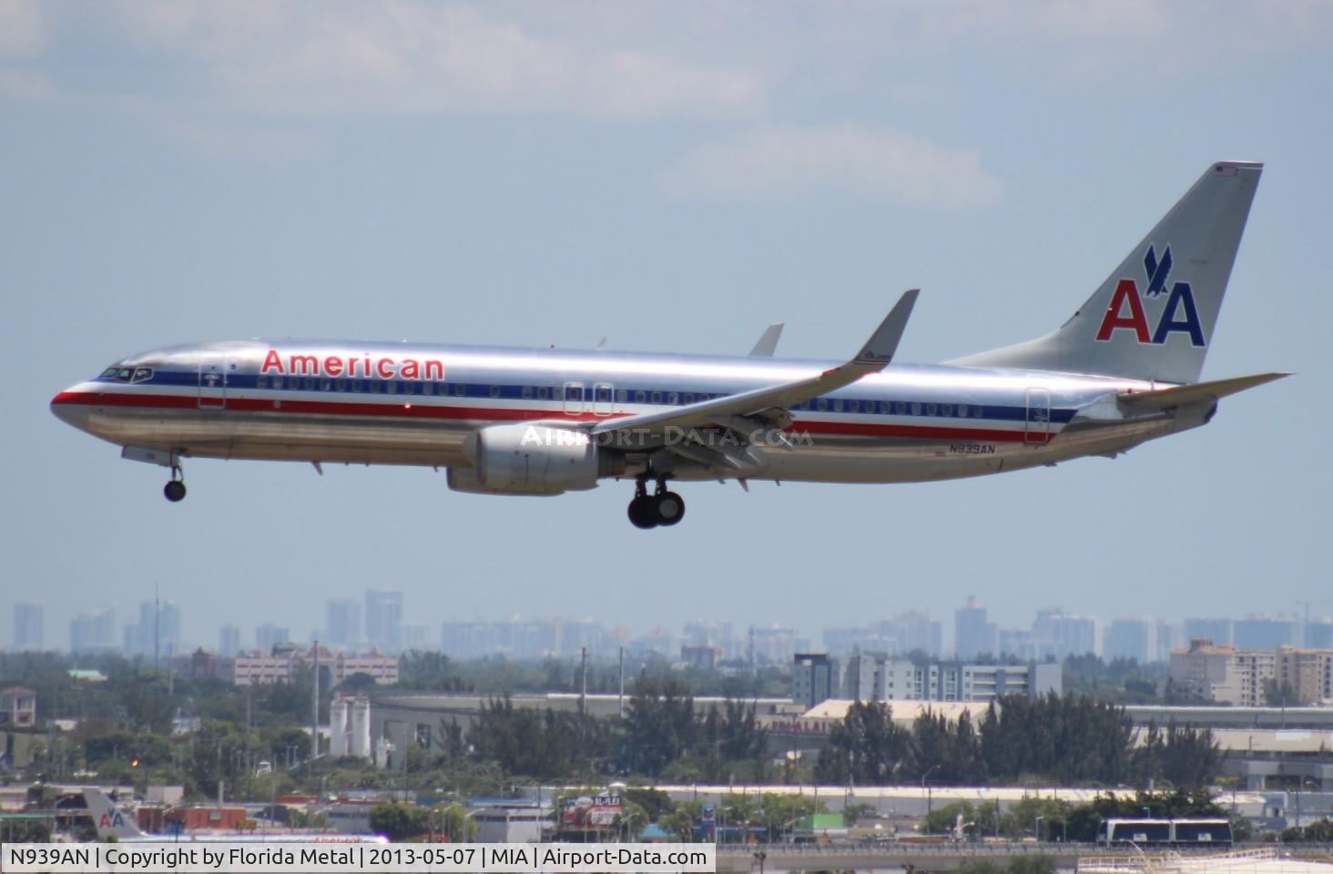 N939AN, 2000 Boeing 737-823 C/N 30083, American 737-800