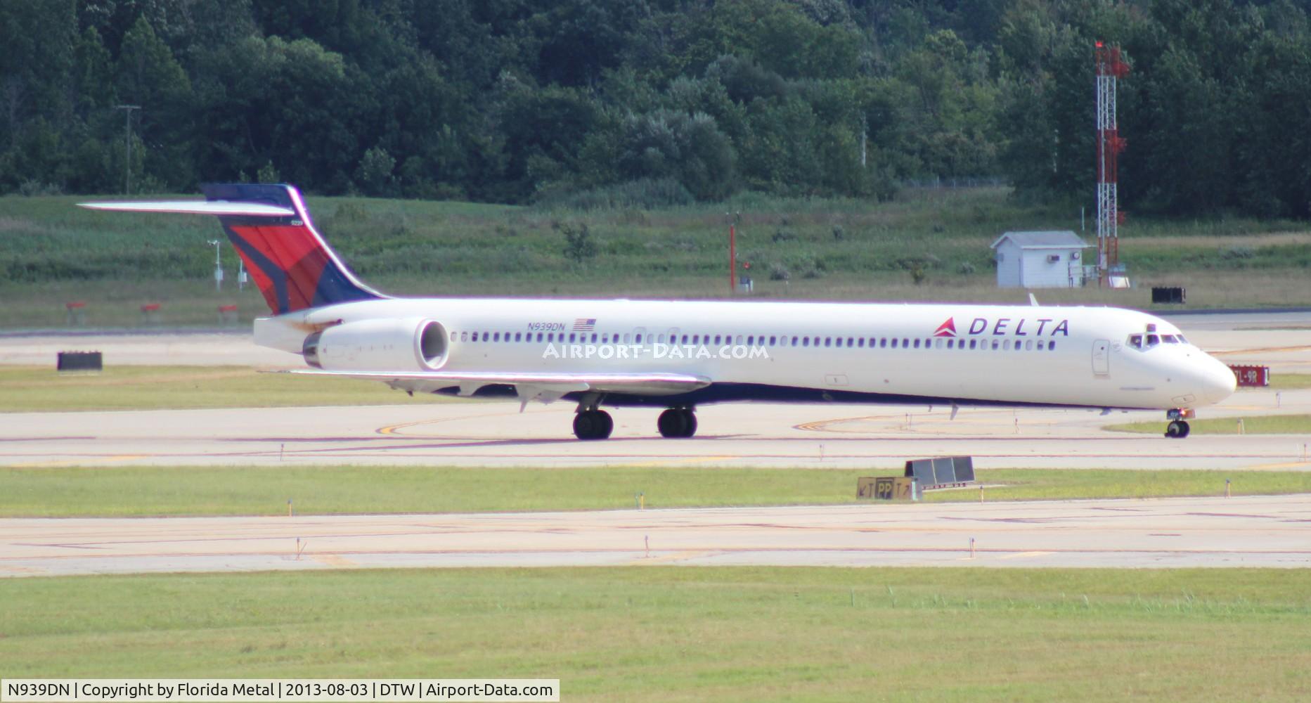 N939DN, 1996 McDonnell Douglas MD-90-30 C/N 53356, Delta MD-90